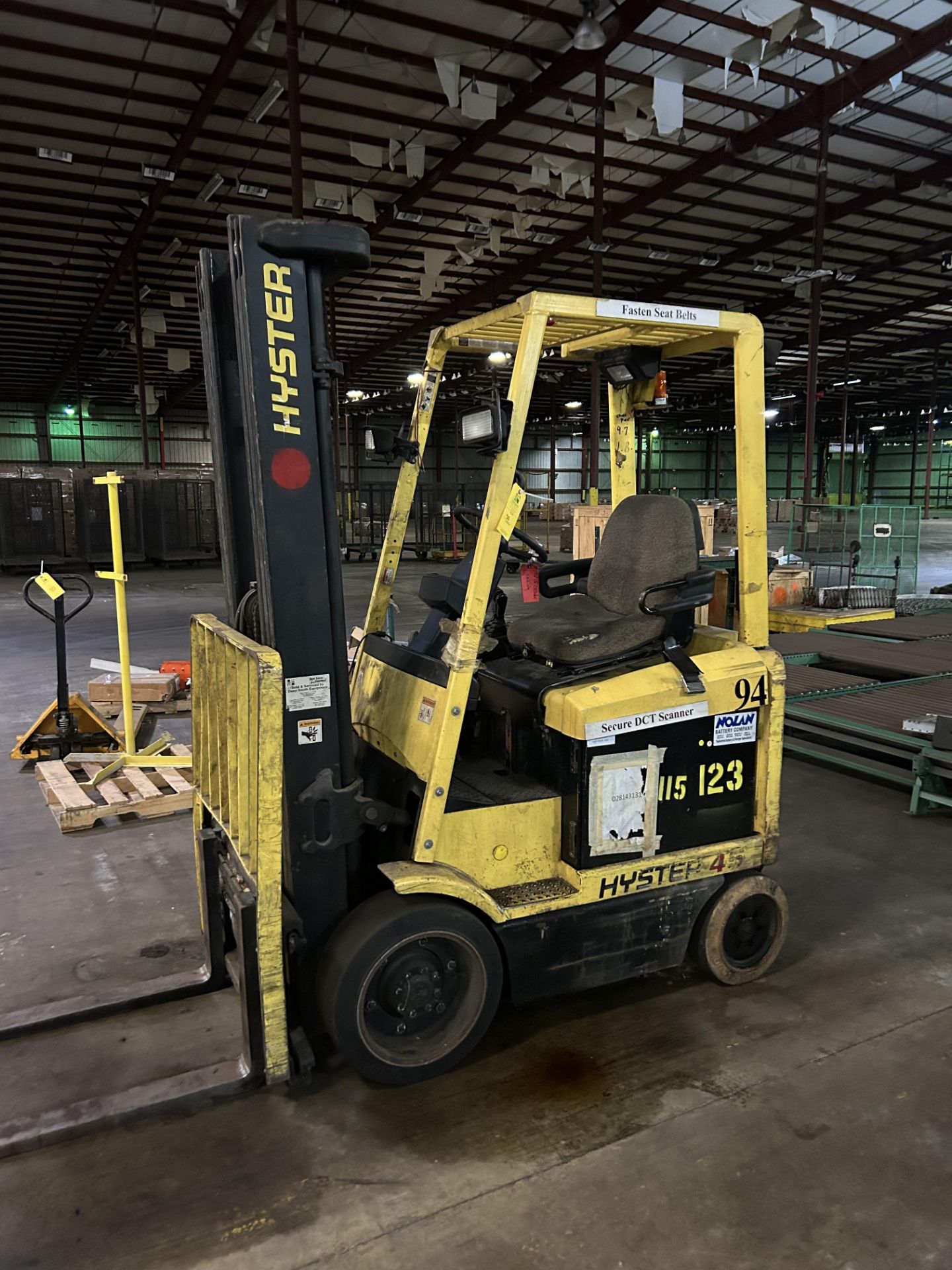 Hyster Eletric Forklift, Model #E45XM-27, Truck Weight W/ Battery 10600 lbs, Rigging/ Removal Fee