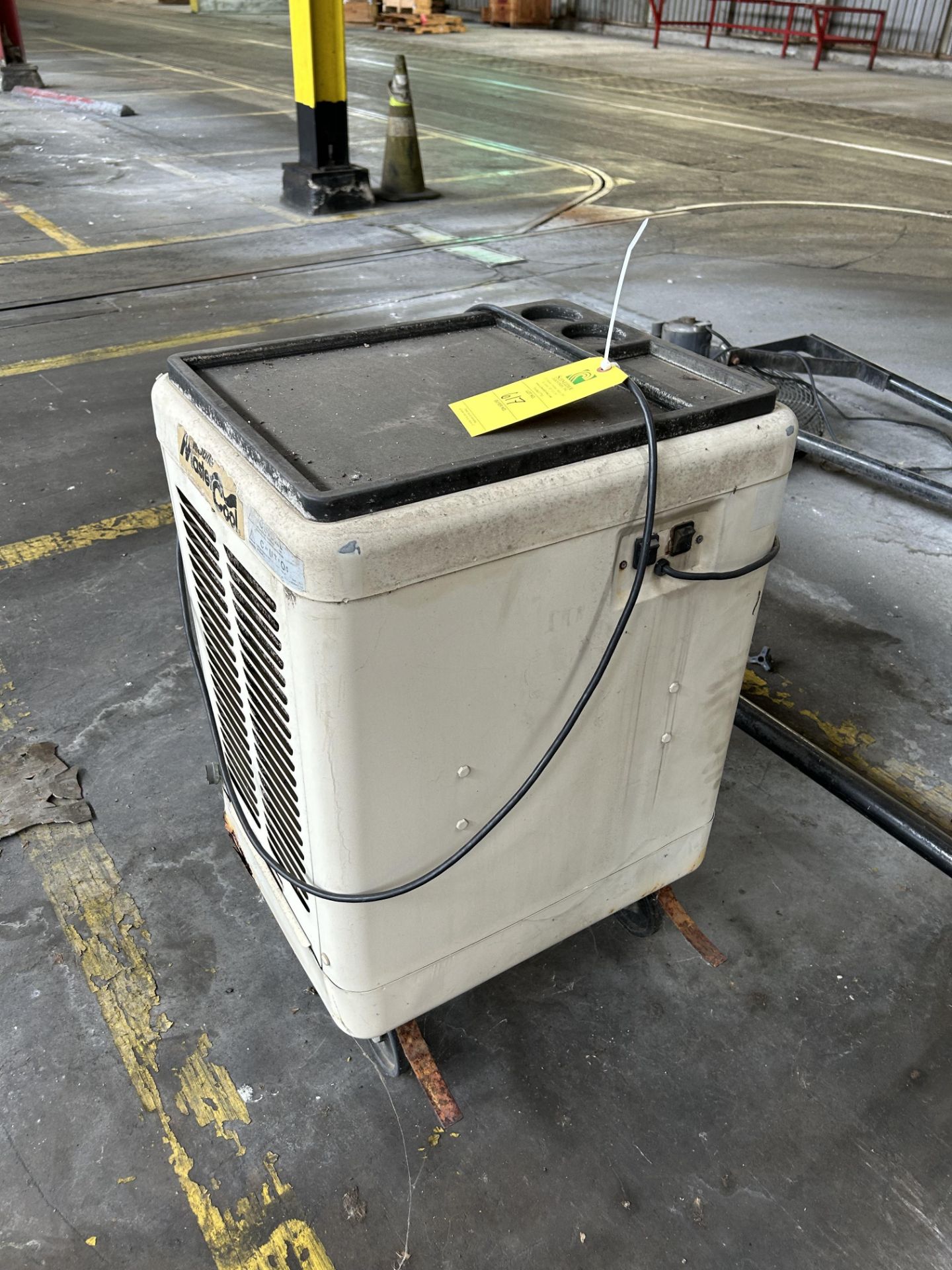 Master-Cool Portable Chiller, Rigging/ Removal Fee - $125 - Image 2 of 3