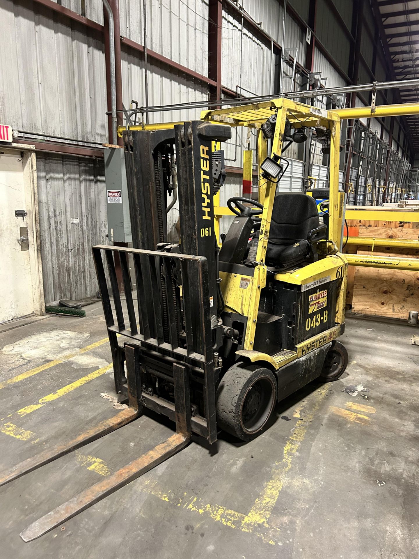 Hyster Eletric Forklift, Model #E45XM, Truck Weight W/ Battery 10600 lbs, Rigging/ Removal Fee - $