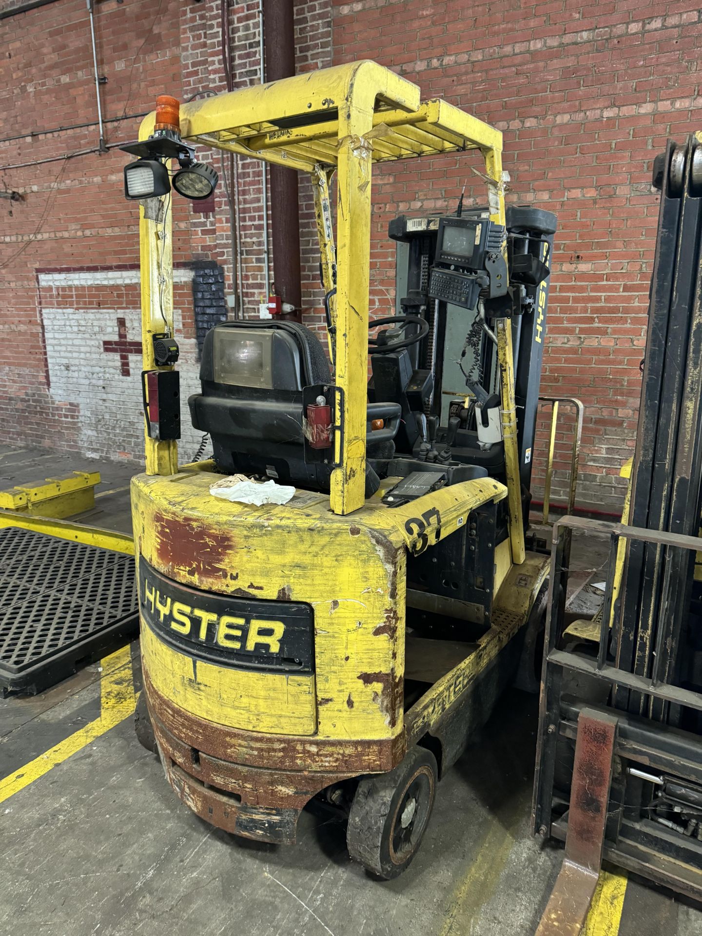 Hyster Electric Lift Truck, Model# E45XM-27, Serial# F108V0818, (Does not include battery) - Bild 2 aus 6