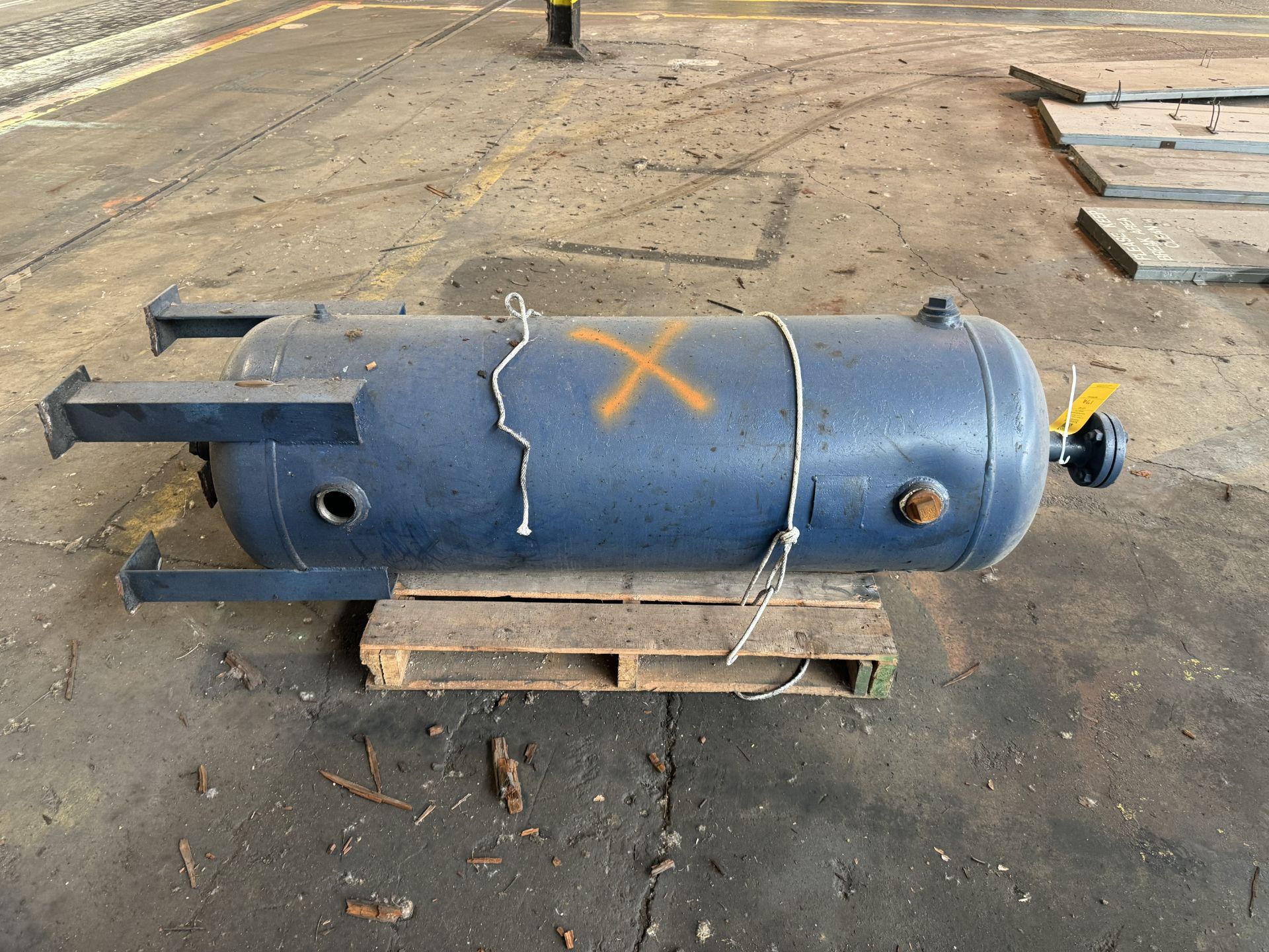 Compressed Air Tank, Rigging/ Removal Fee - $75 - Image 2 of 3