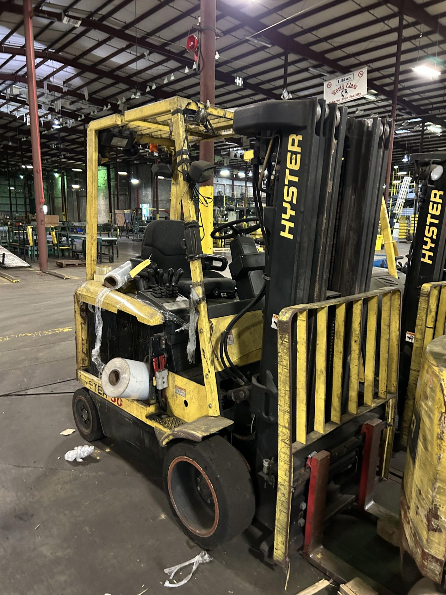 Hyster Eletric Forklift, (Needs Work & Battery), Rigging/ Removal Fee - $200 - Bild 2 aus 5