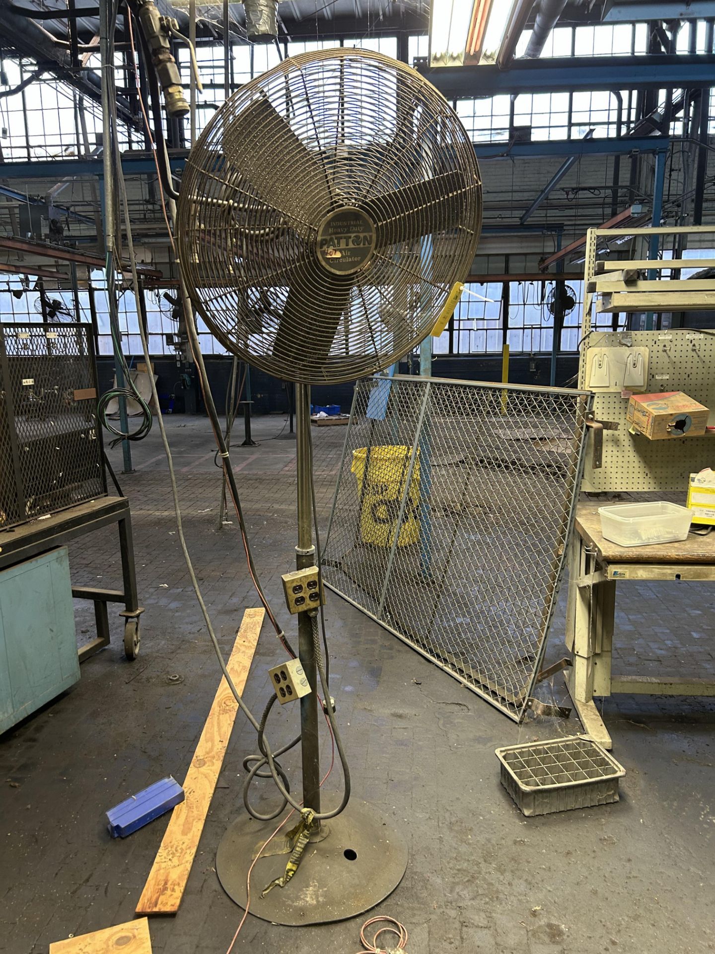 Shop Fan, Rigging/ Removal Fee - $35 - Image 2 of 3