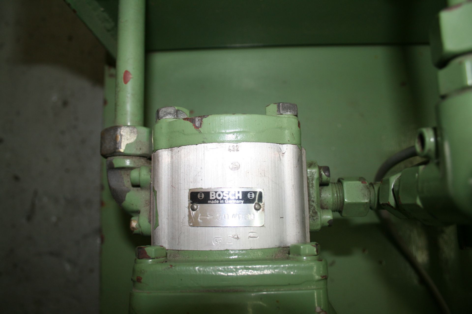 (Located in Belle Glade, FL) BOSCH HYDRAULIC PUMP, Loading/Rigging Fee: $25 - Image 3 of 7