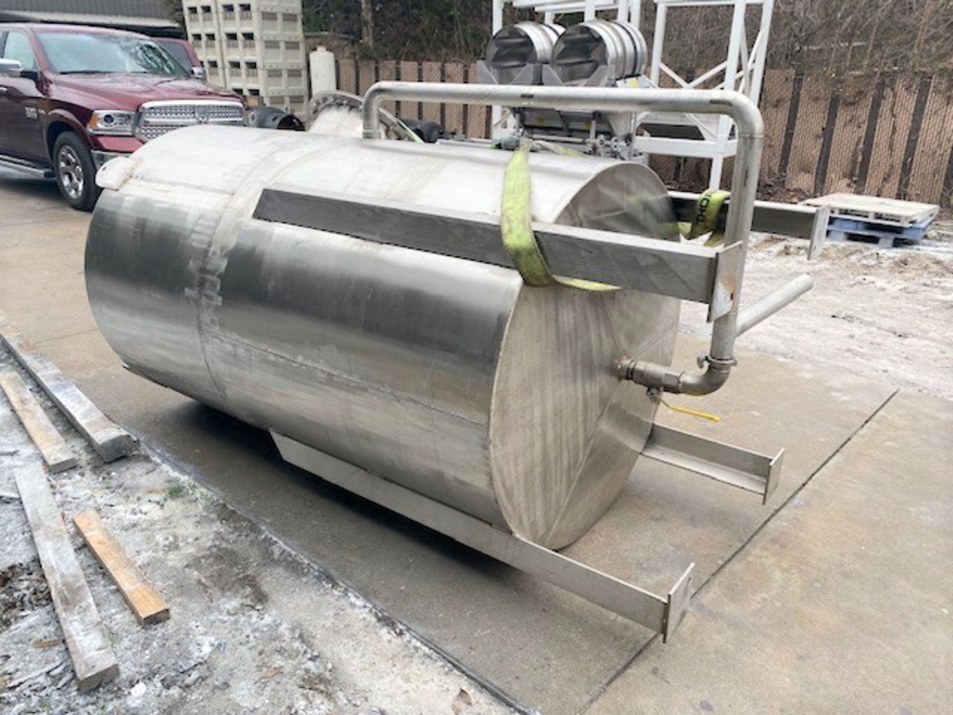 Lot Location: Greensboro NC 600 GALLON STAINLESS STEEL TANK - Image 10 of 12