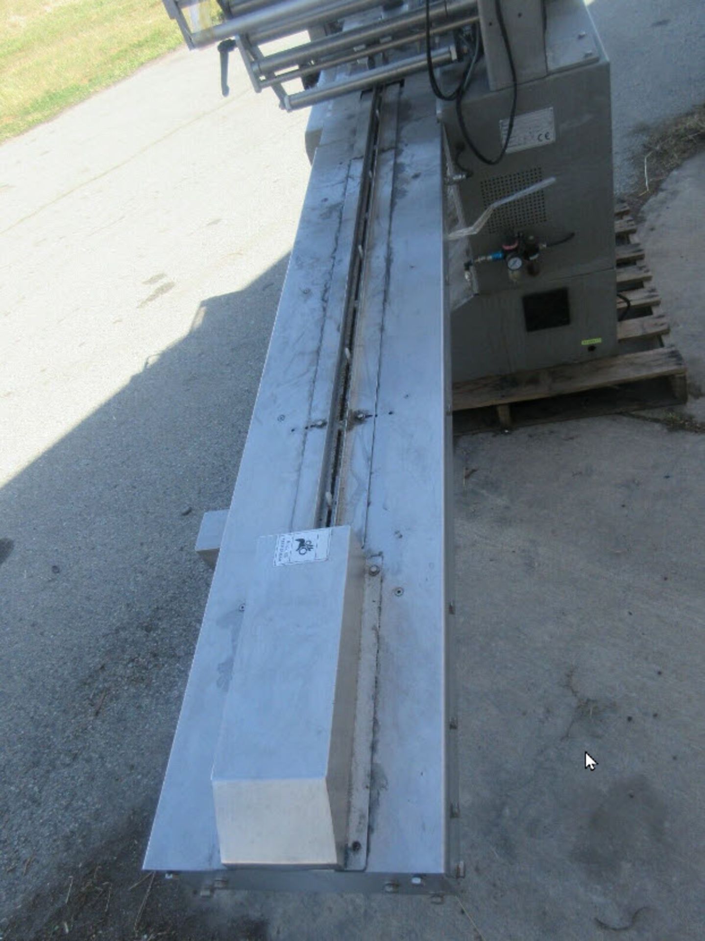 (Located in Hollister, CA) Alphapack AHP-40 Horizontal Flow Wrapper, Rigging Fee: $100 - Image 11 of 12