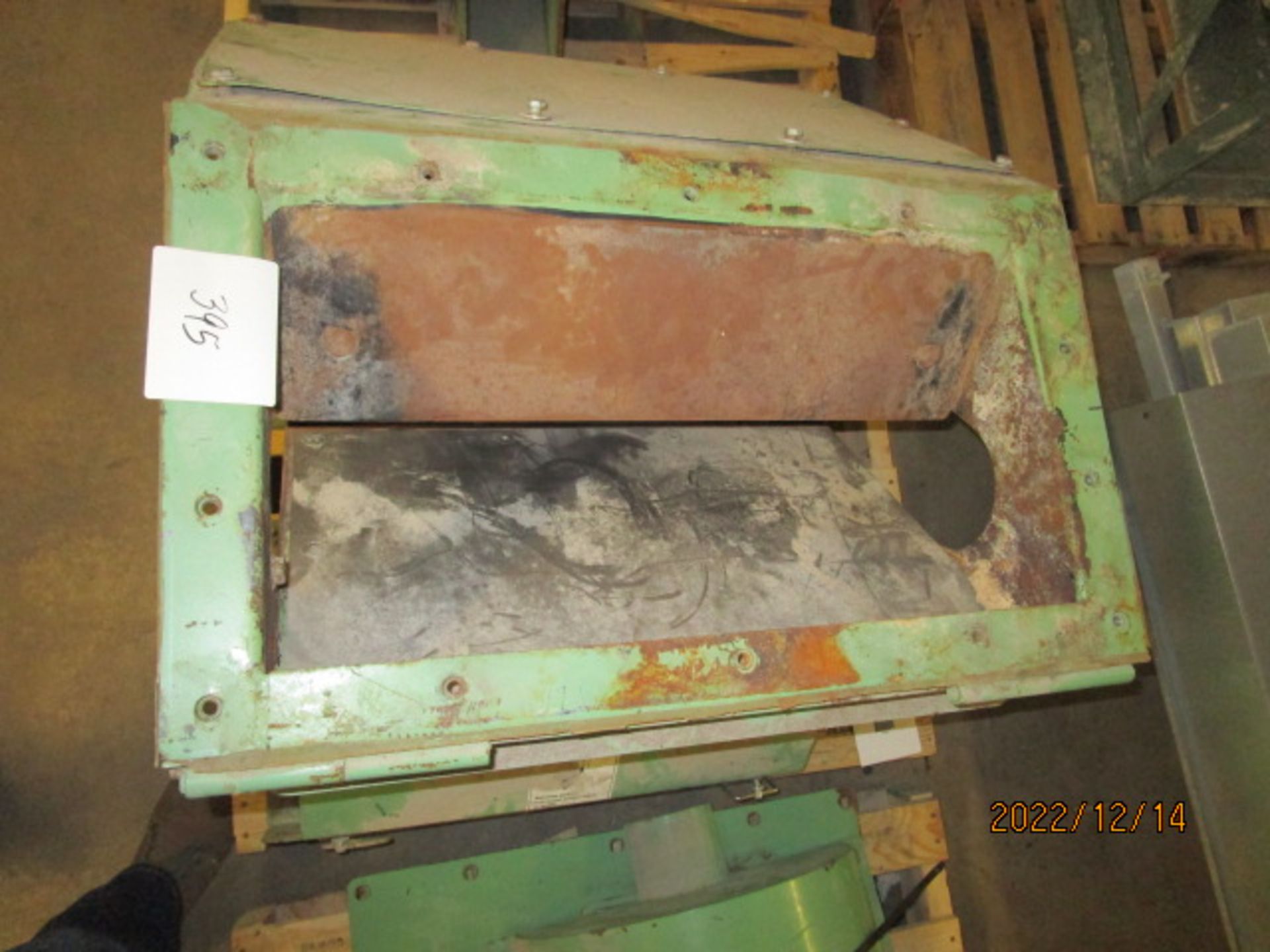 Lot Location: Greensboro NC 44'' X 24'' ROSKAMP CHAMPION HAMMERMILL MACHINE TYPE H-M, TYPE NUMBER 44 - Image 8 of 17