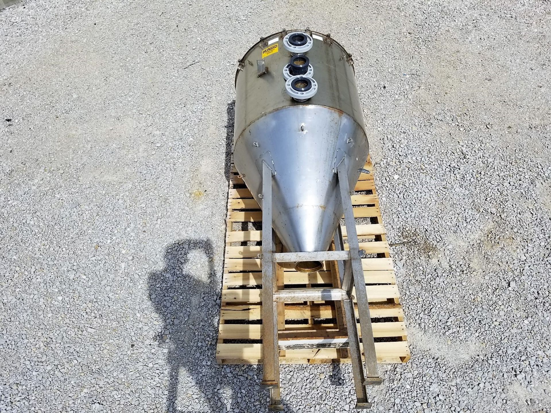 Lot Location: Greensboro NC Used 160 GALLON STAINLESS STEEL SETTLING, DECANT, FILTER FEED TANK