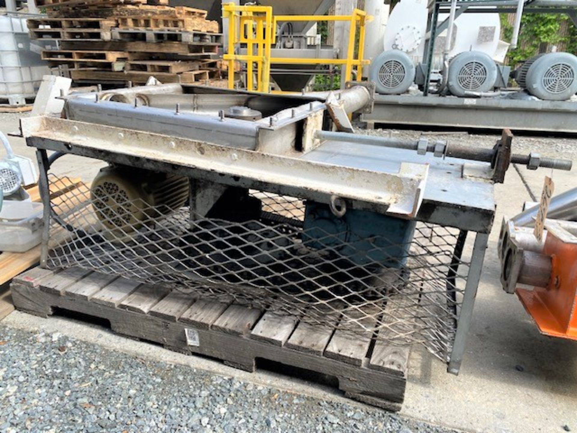Lot Location: Greensboro NC 3'' X 84'' LONG CABLEVEY TYPE ENCLOSED TUBULAR DISC ROLLER CHAIN DRAG CO - Image 16 of 19