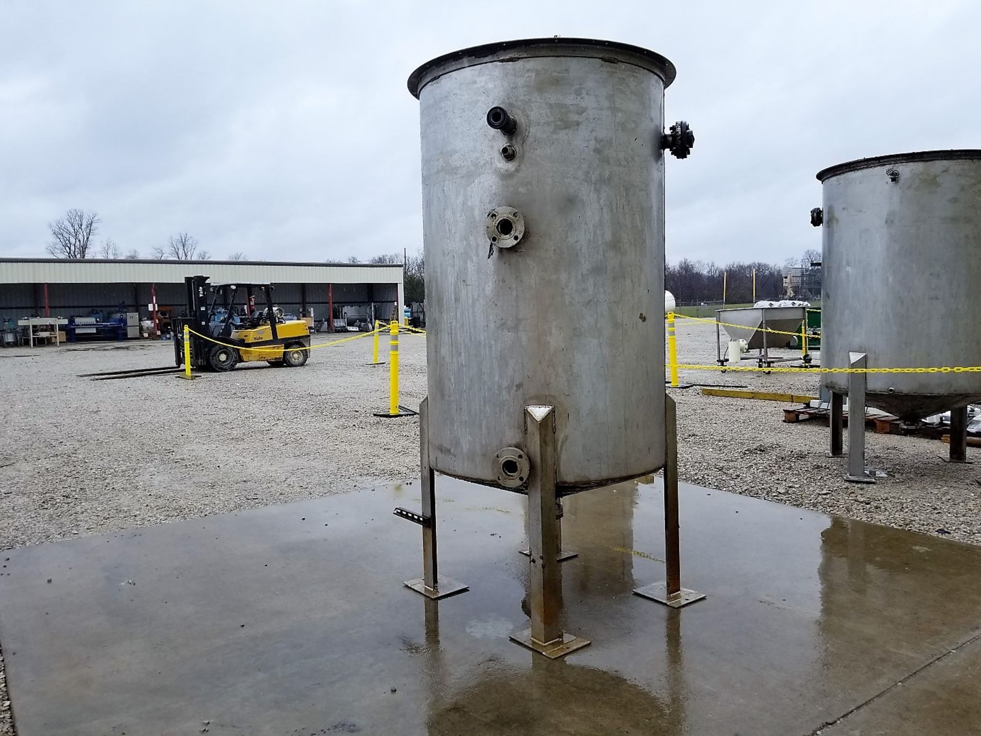Lot Location: Greensboro NC Used 500 GALLON STAINLESS STEEL TANK with Pipe Coils - Image 2 of 8