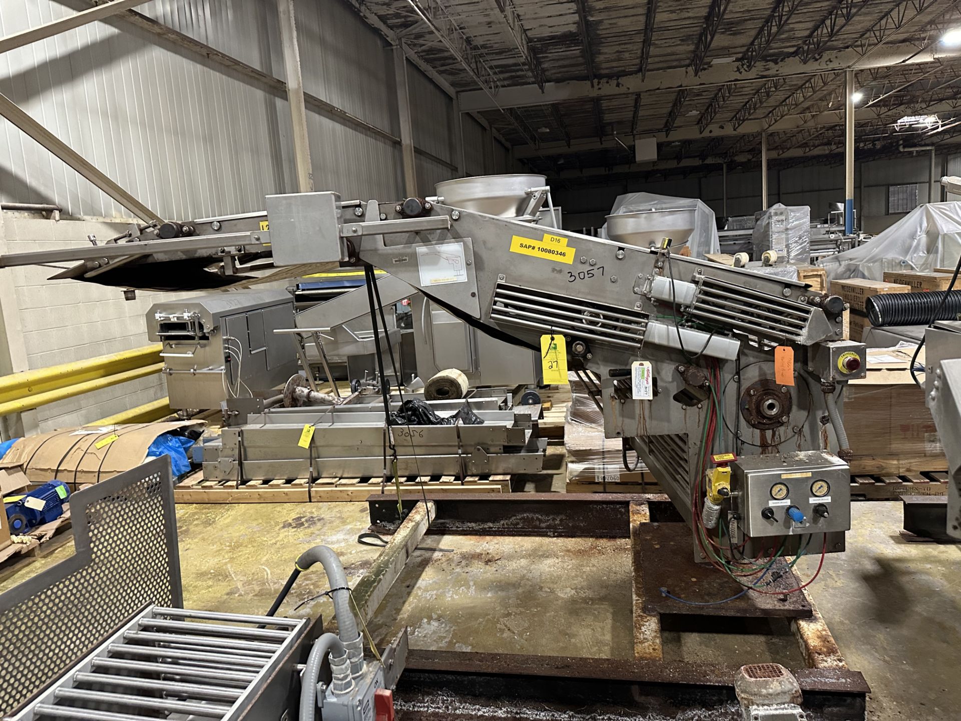 (Located In Springfield, MI) Lapping/Swivel Conveyor For Spooner Line