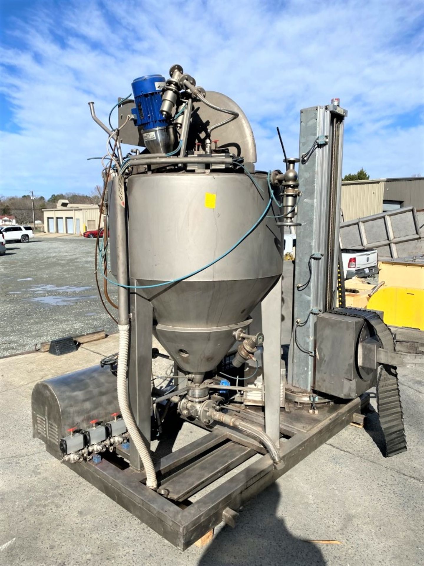 Lot Location: Greensboro NC SKID MOUNTED DUMP AND MIX TANK WITH PUMP ASSEMBLY