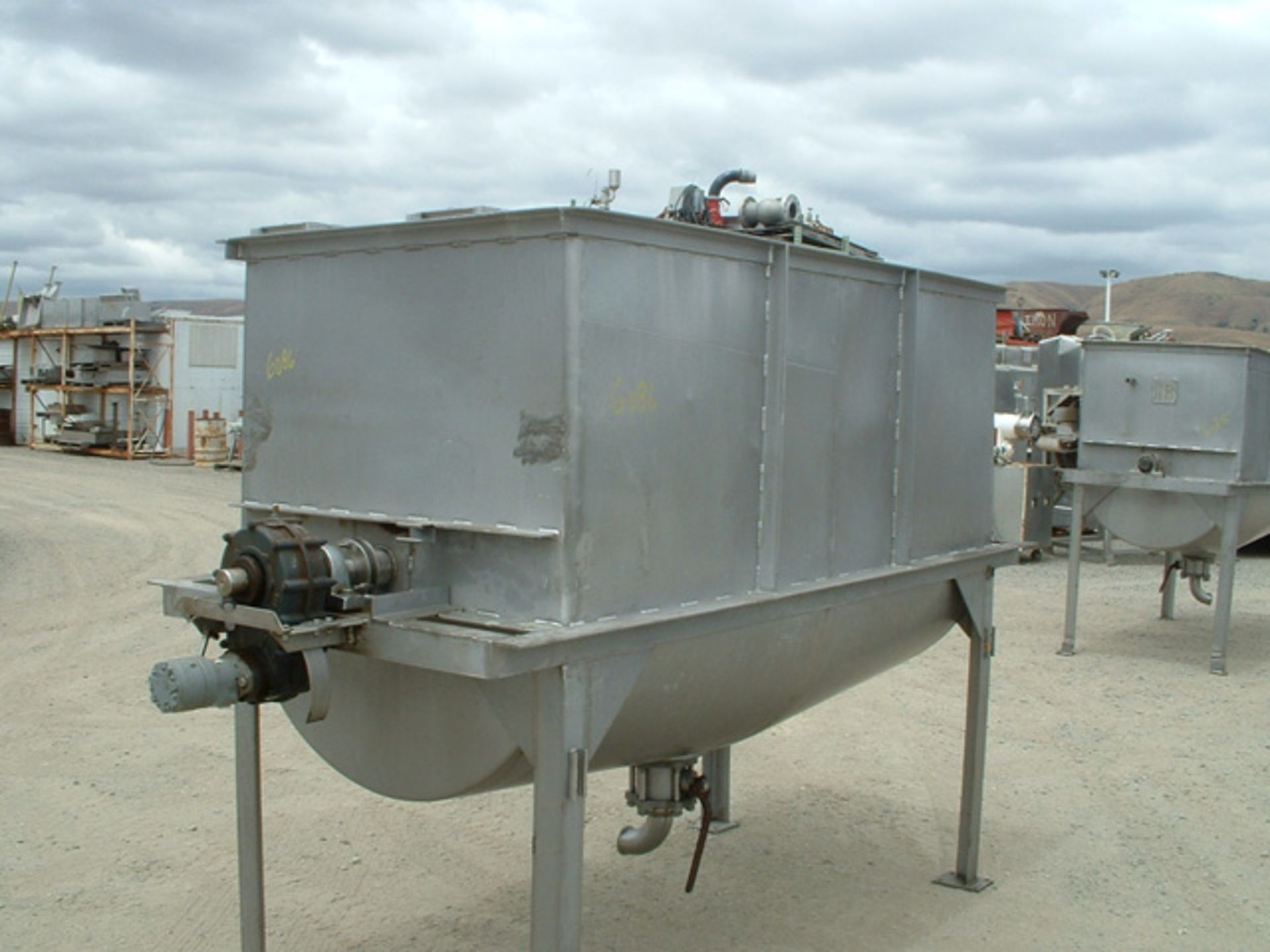 (Located in Morgan Hill, CA) C. E. Howard Liquid Blender, Model 700 Gal., SN R1108-2, S/S Construct