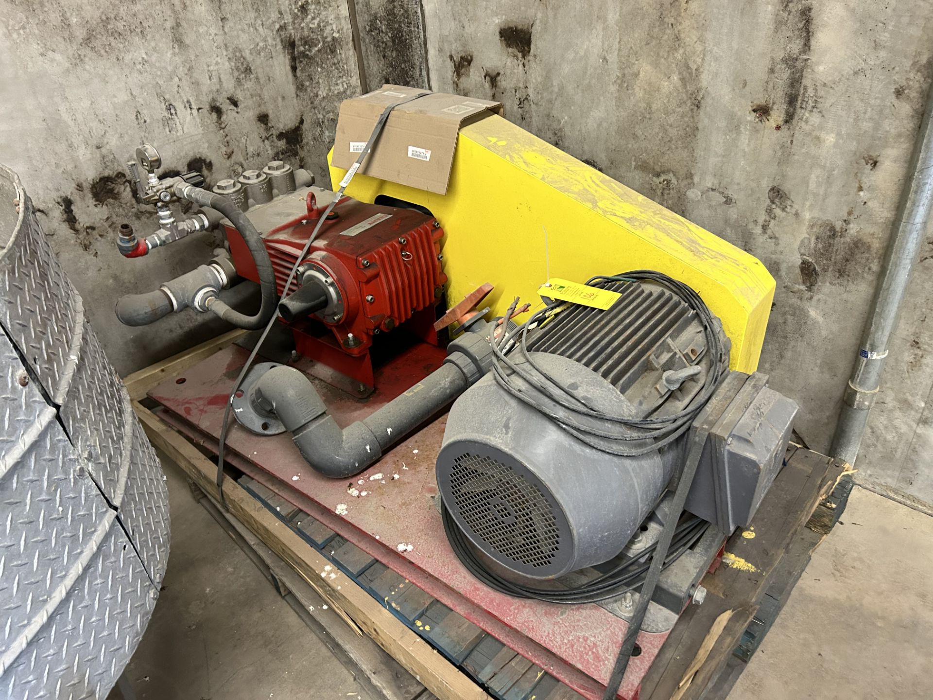 Lot Location: Hartley IA - Giant Industries Triplex Plunger Pump, Model #GP7255A, S/N #001047