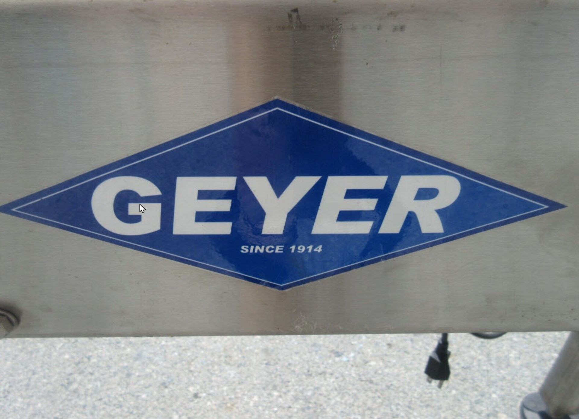(Located in Hollister, CA) Geyer Fillmaster 5000 Filler with Conveyor For Food Industry - Image 6 of 10