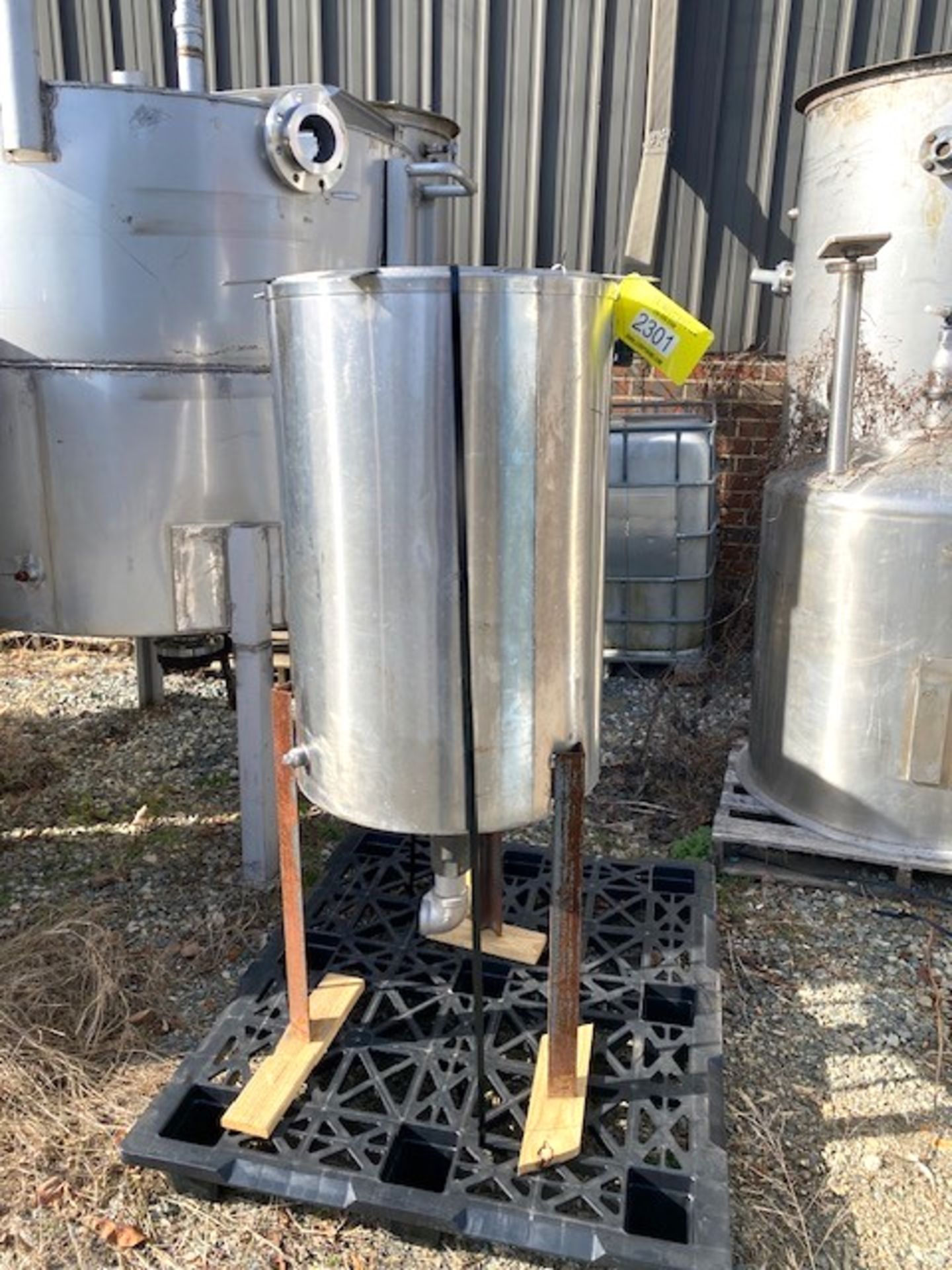 Lot Location: Greensboro NC 40 GALLON STAINLESS STEEL TANK