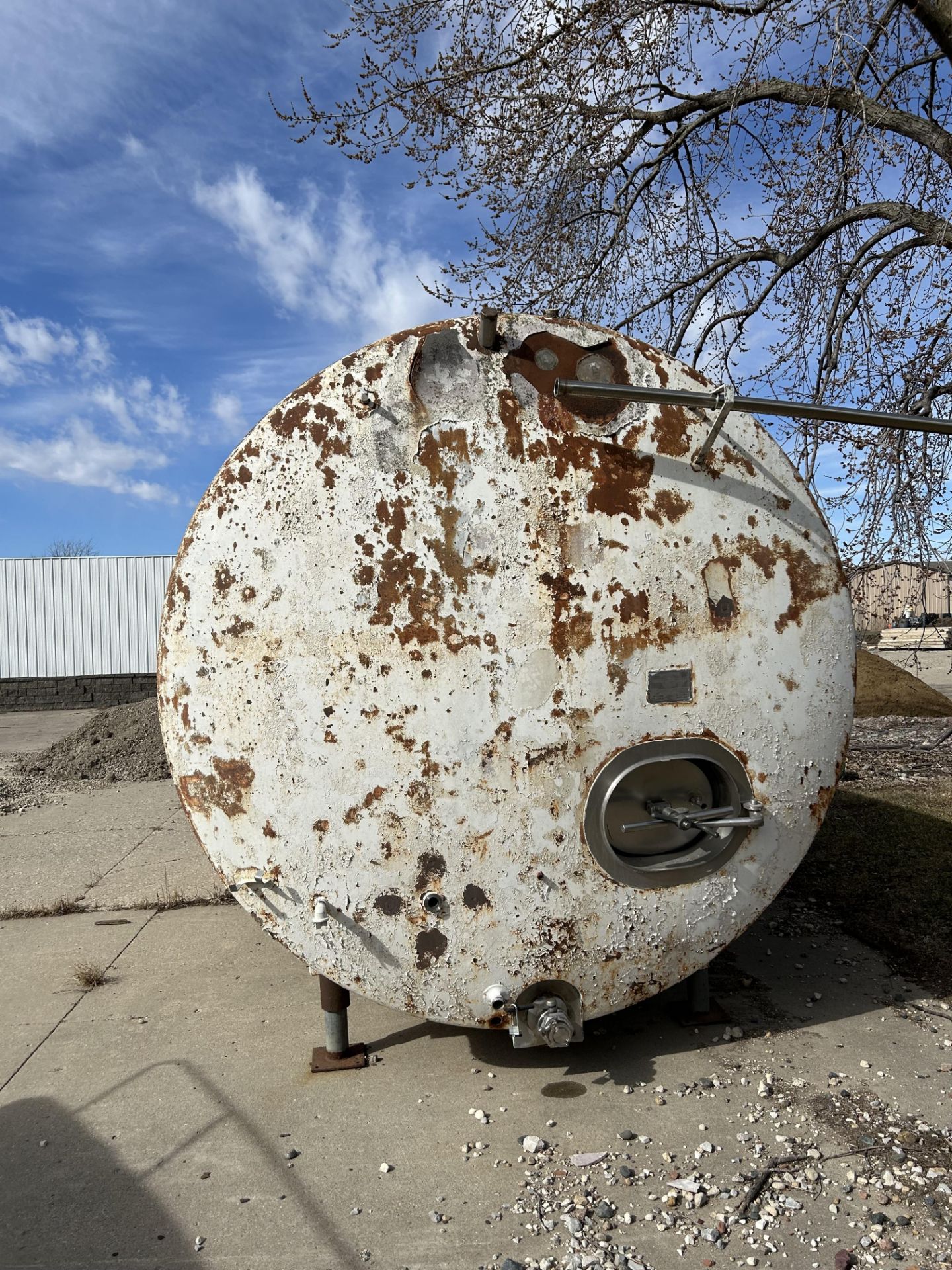 Lot Location: Hartley IA - C.E. Howard Jacketed Mild Steel 5000 Gallon Tank - Image 3 of 6