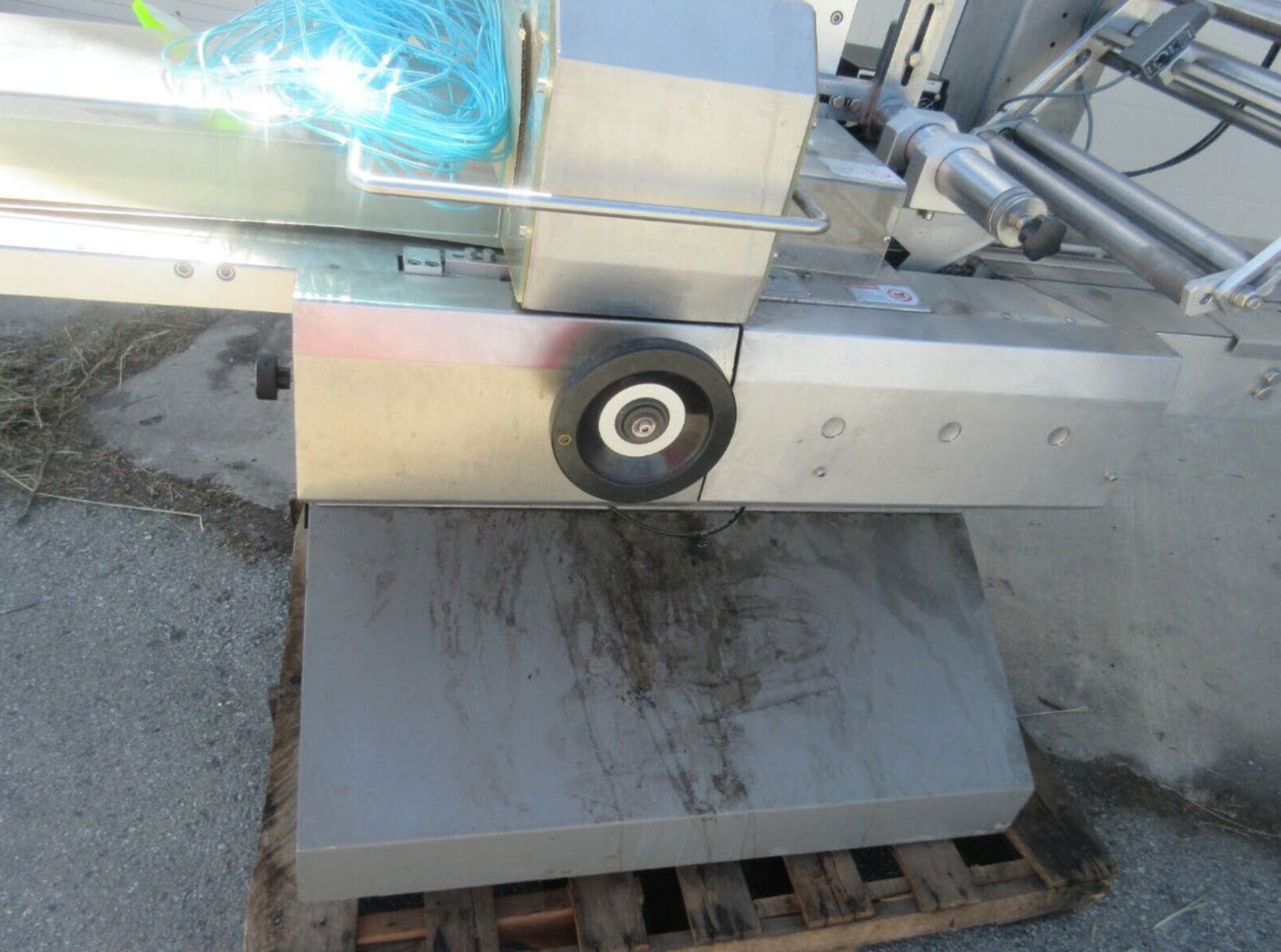 (Located in Hollister, CA) Alphapack AHP-40 Horizontal Flow Wrapper, Rigging Fee: $100 - Image 2 of 12