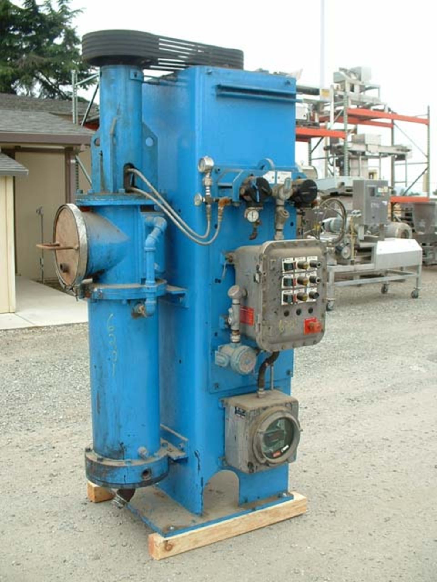 (Located in Morgan Hill, CA) Morehouse Media Hill 30 HP 1750 RPM 220/440 3 Phase Motor with UL Tag - Image 2 of 3