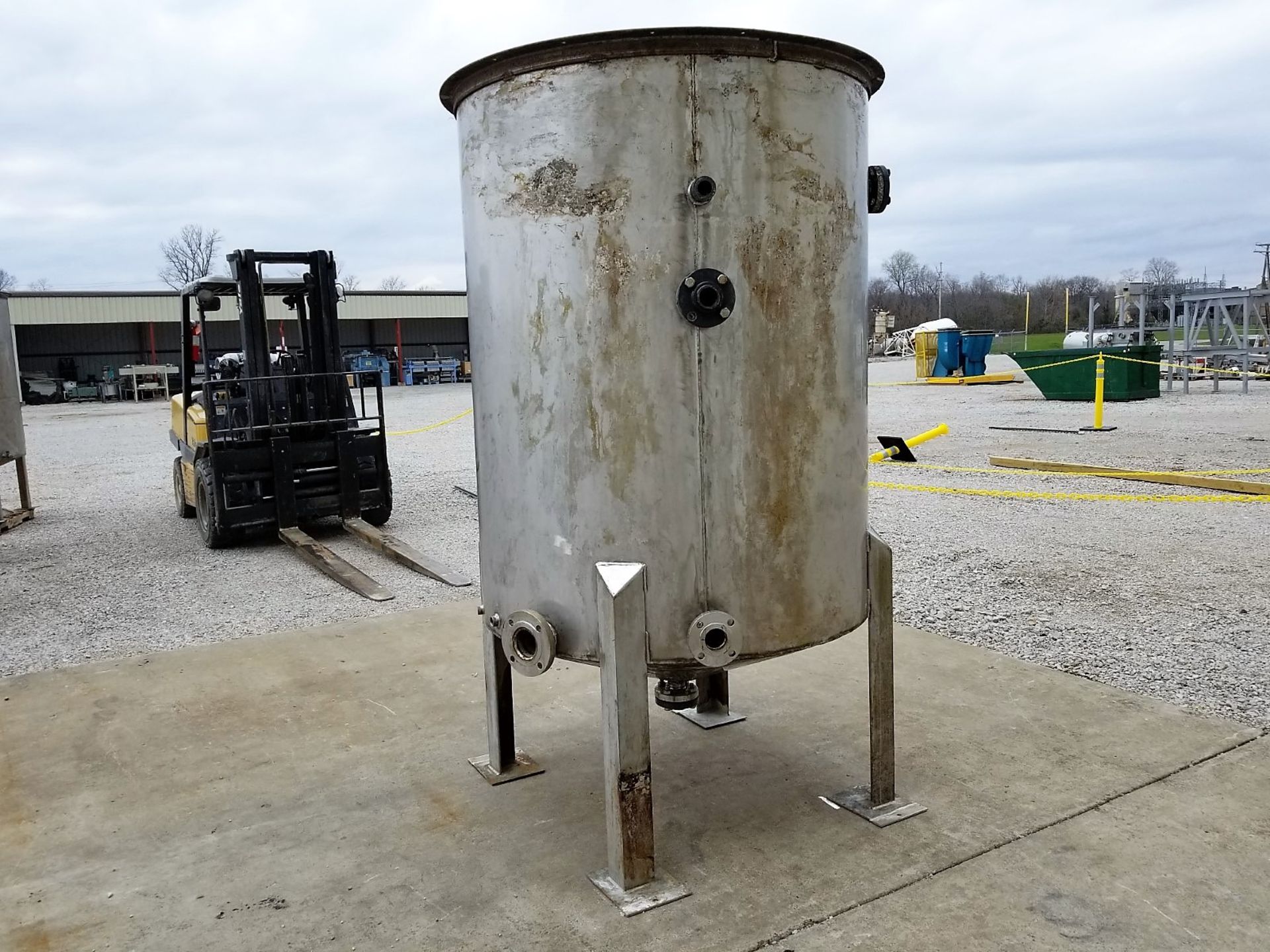 Lot Location: Greensboro NC Used 585 Gallon Stainless Steel Tank, Open Top with Pipe Coils - Image 4 of 12