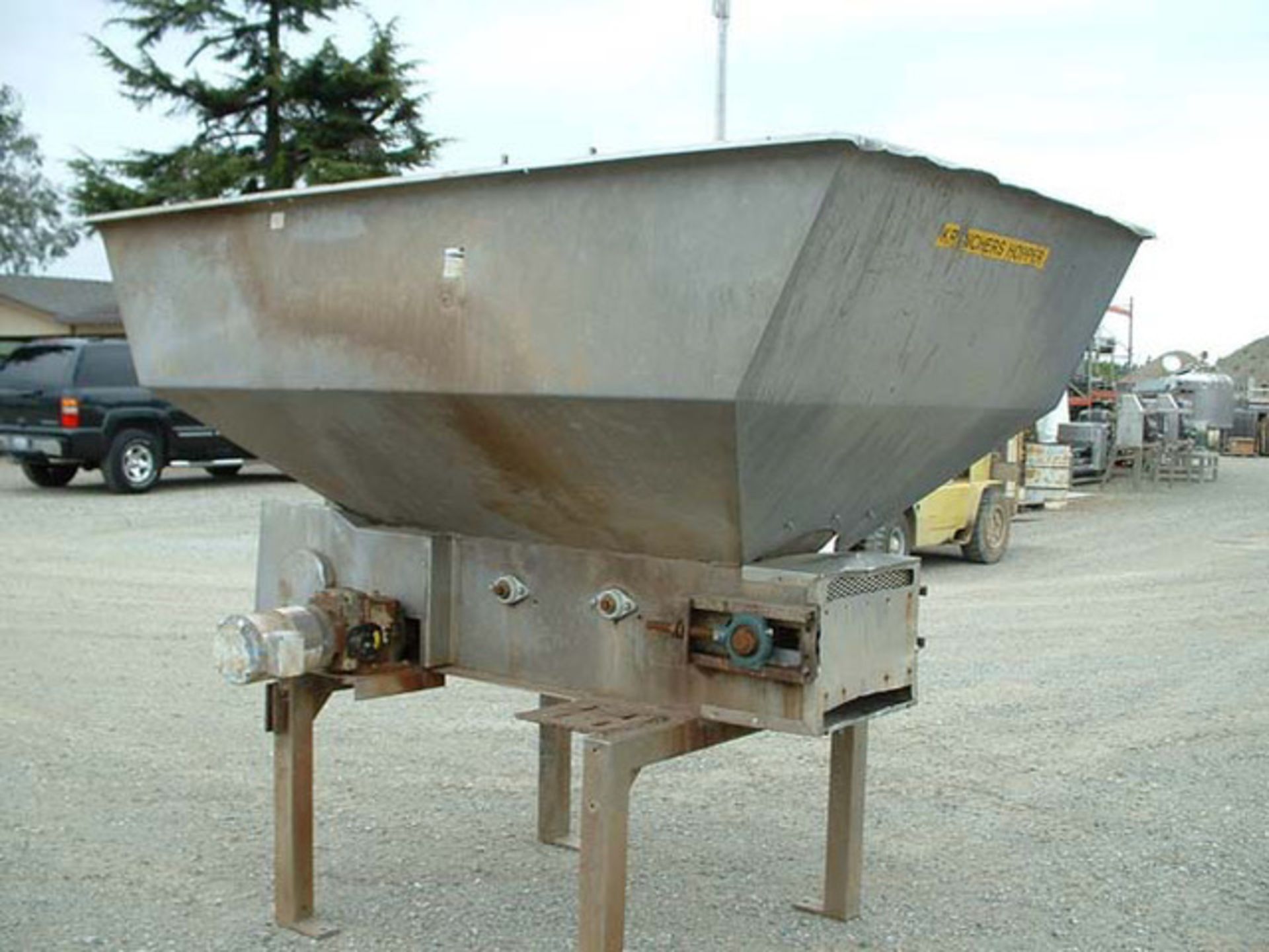 (Located in Morgan Hill, CA) Krunchers Live Bottom Feeder, 12" Wide x 5' Long Conveyor, Conveyor Has - Image 2 of 3