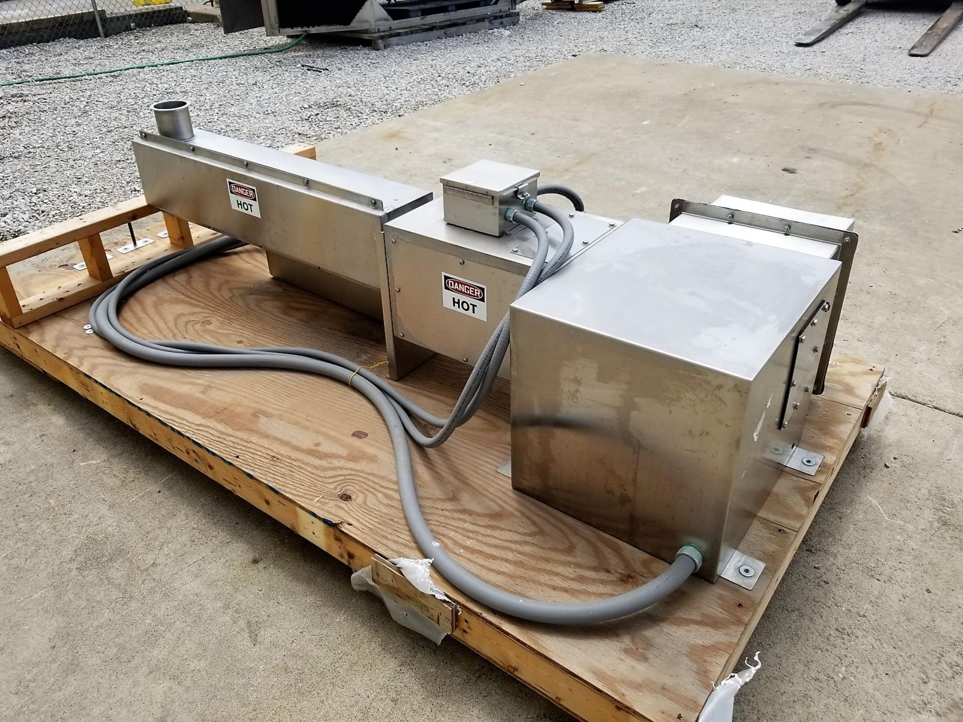 Lot Location: Greensboro NC AMERICAN ULTRAVIOLET CO. UVC Tank Sterile Conditioning System Model Z291 - Image 3 of 10