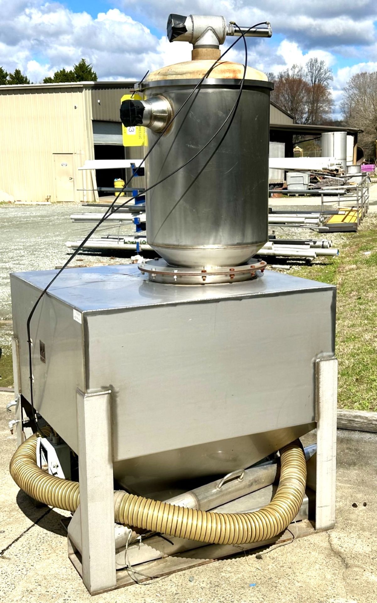 Lot Location: Greensboro NC 50 CUBIC FOOT PREMIER STAINLESS STEEL PORTABLE TOTES WITH VACUUM HOPPER - Image 3 of 8