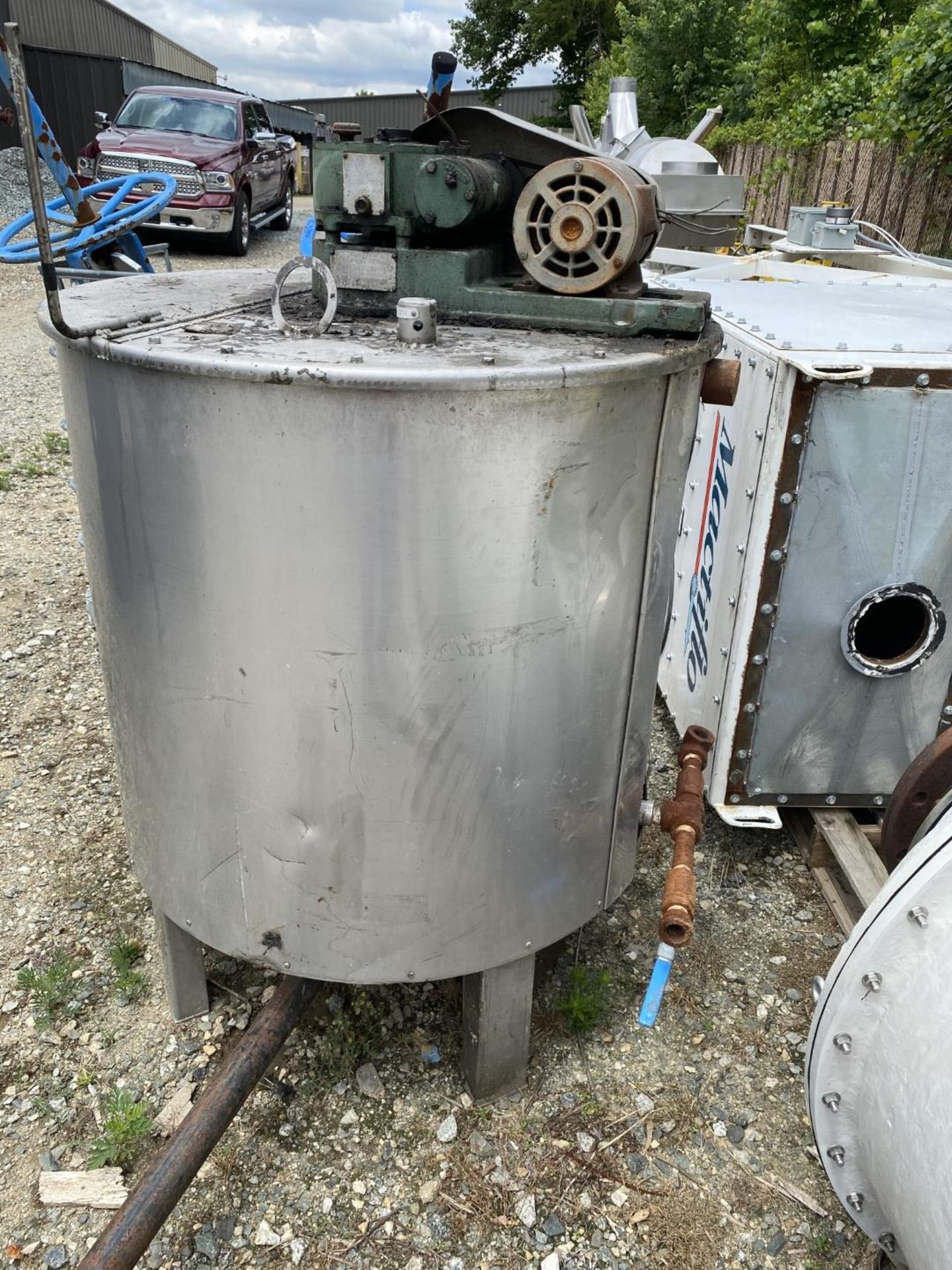 Lot Location: Greensboro NC 150 GALLON STAINLESS STEEL LIQUID MIXING TANK - Image 10 of 14