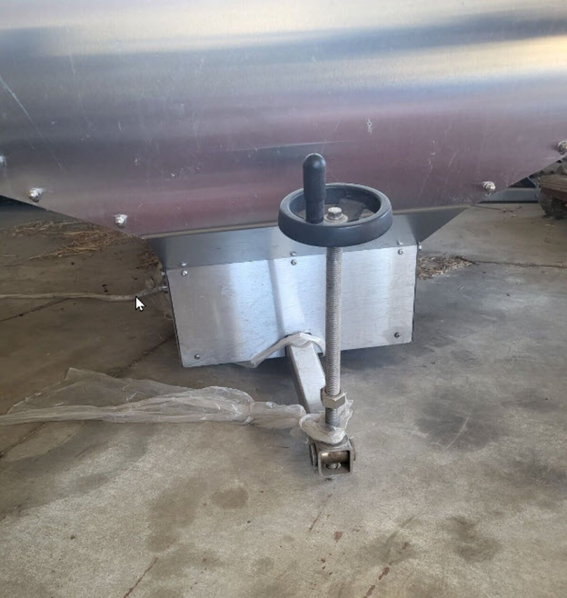 (Located in Hollister, CA) Lid Dispenser for Food Industry, Rigging Fee: $100 - Image 11 of 11