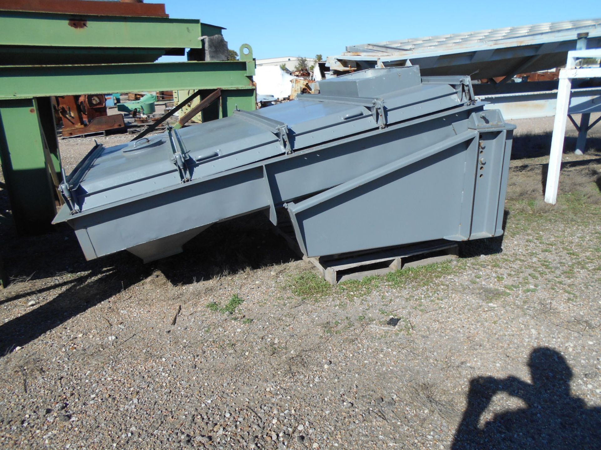 Lot Location: Newton KS - SPROUT WALDRON 5X7 SHAKER SINGLE DECK, 1.5 HP MOTOR, SERIAL # 1045