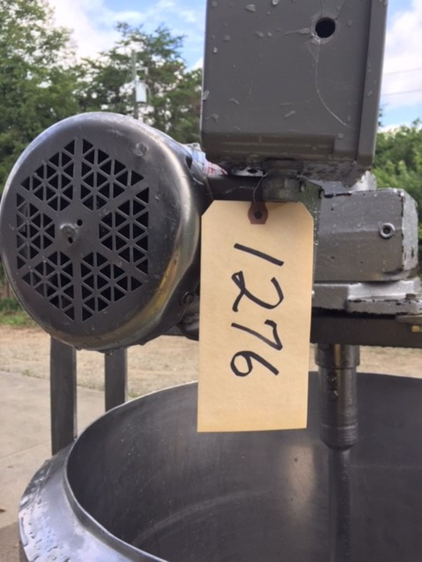 Lot Location: Greensboro NC 110 GALLON STAINLESS STEEL INSULATED MIX TANK - Image 4 of 13