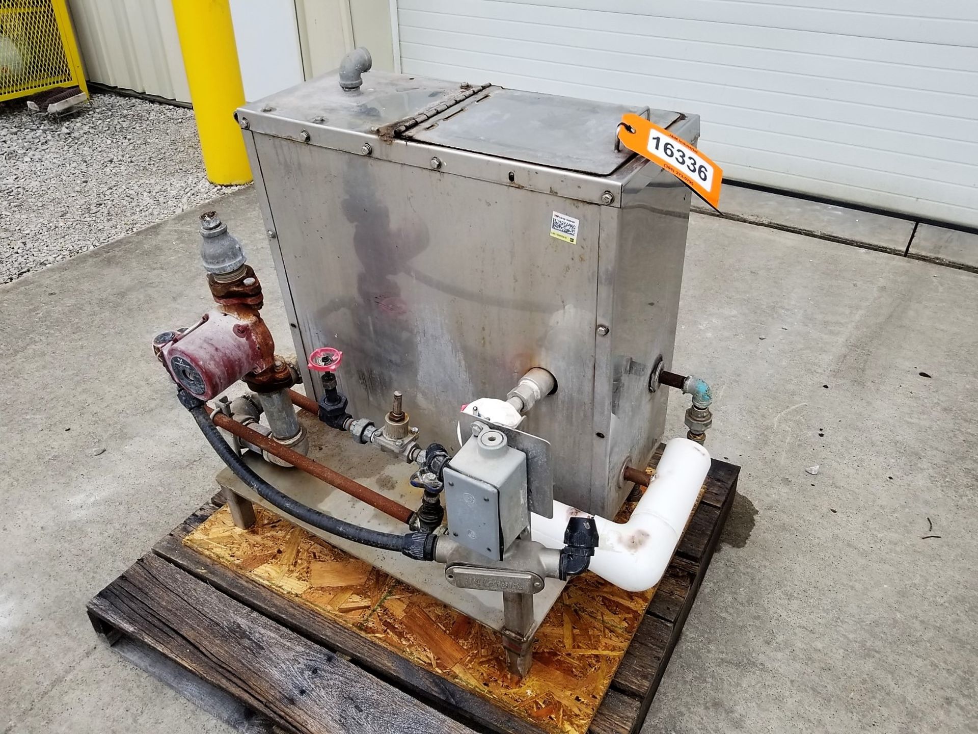 Lot Location: Greensboro NC Used 16 Gallon Stainless Steel Insulated Mix Tank w/ Pump