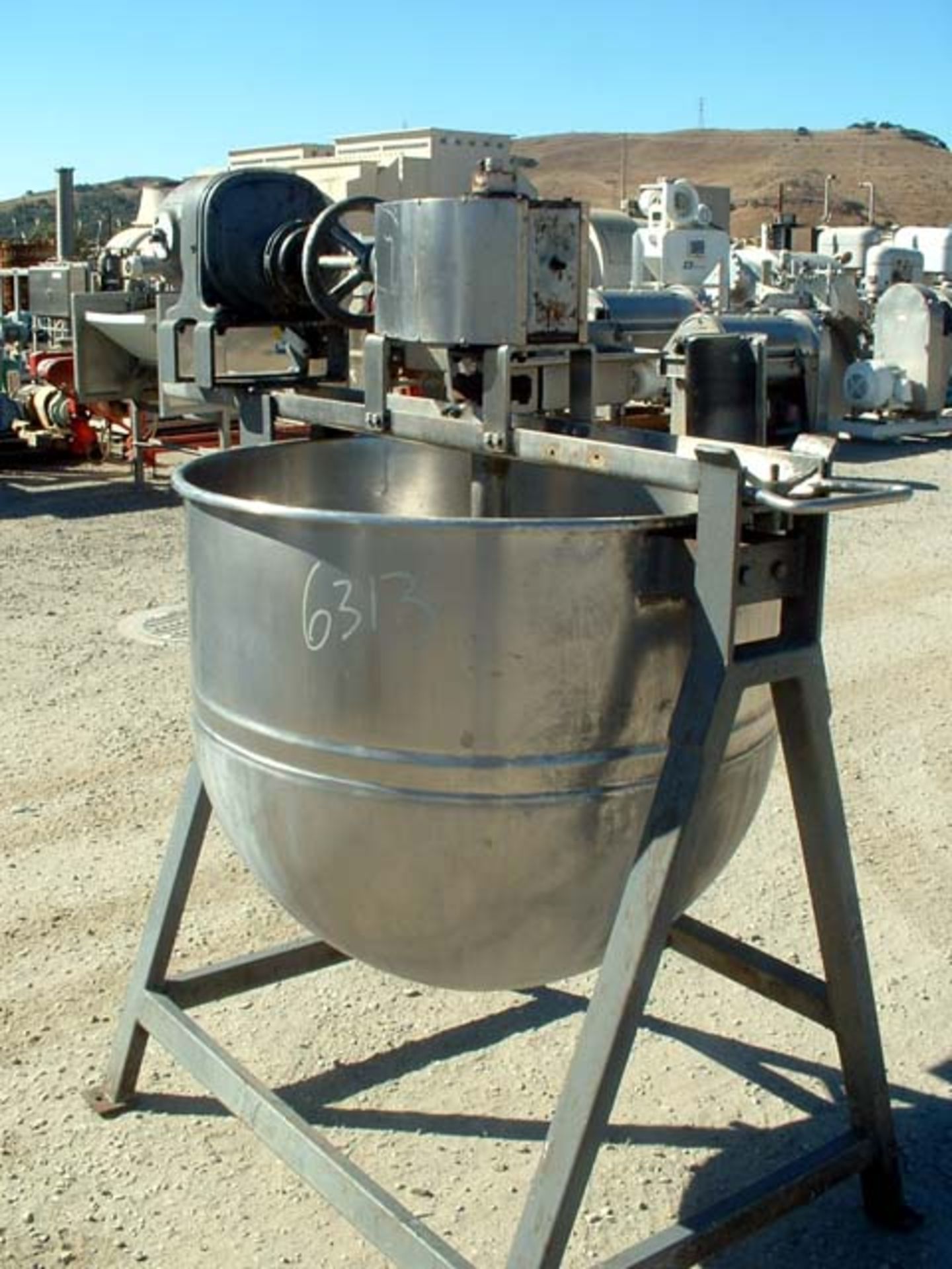 (Located in Morgan Hill, CA) Lee Kettle, Model 100 Gal, SN 868R, 100 PSI Jacket, 2 1/2" Outlet, S/S - Image 2 of 4