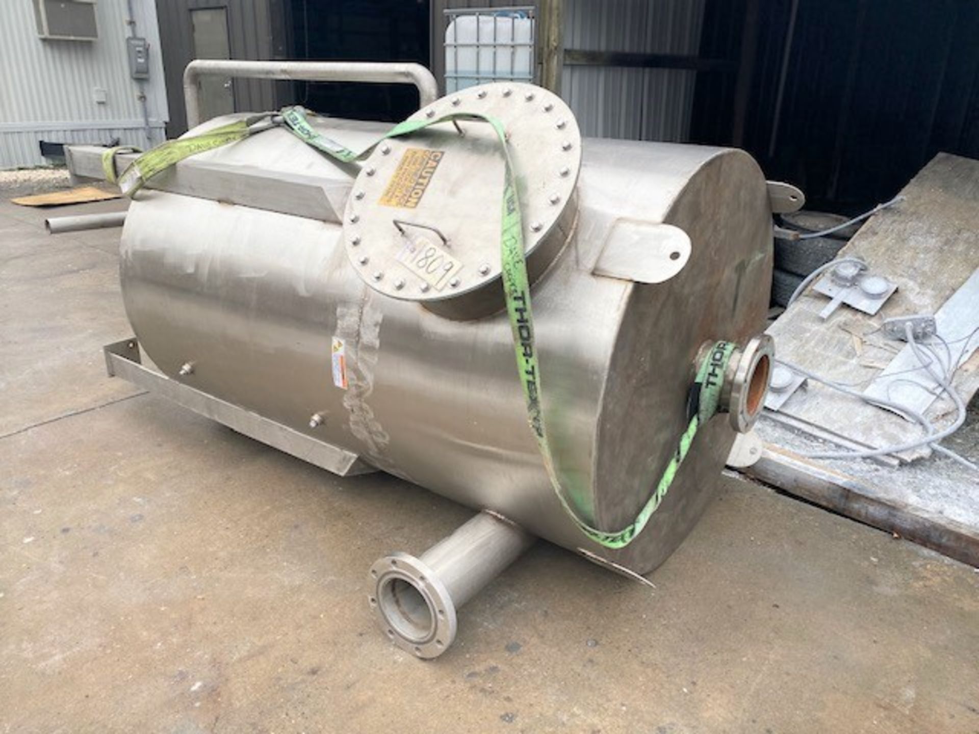 Lot Location: Greensboro NC 600 GALLON STAINLESS STEEL TANK - Image 8 of 12