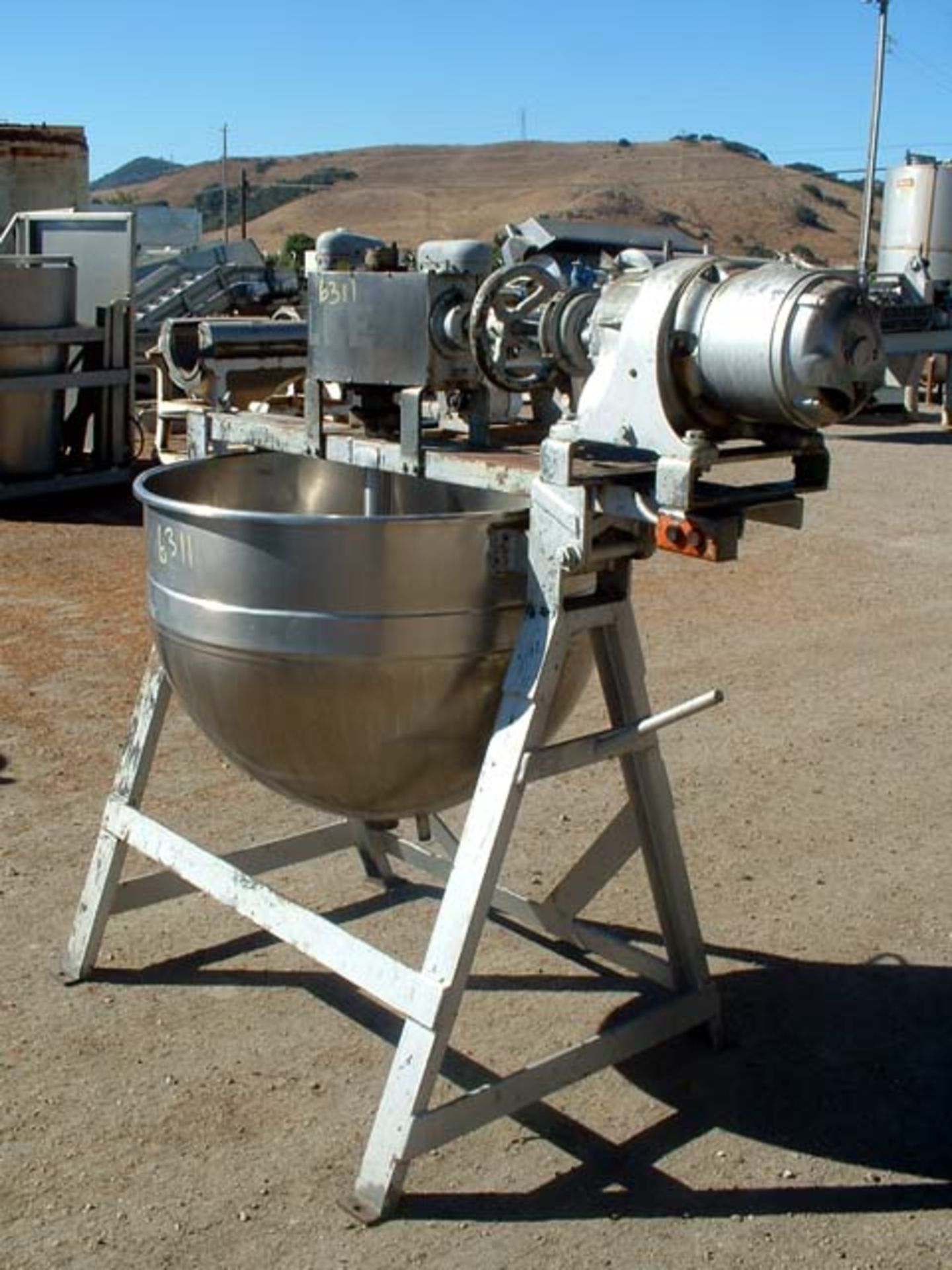(Located in Morgan Hill, CA) Lee Kettle, Model 80 Gal., SN 652N, 2 1/2" Bottom Outlet, S/S Product - Image 4 of 5