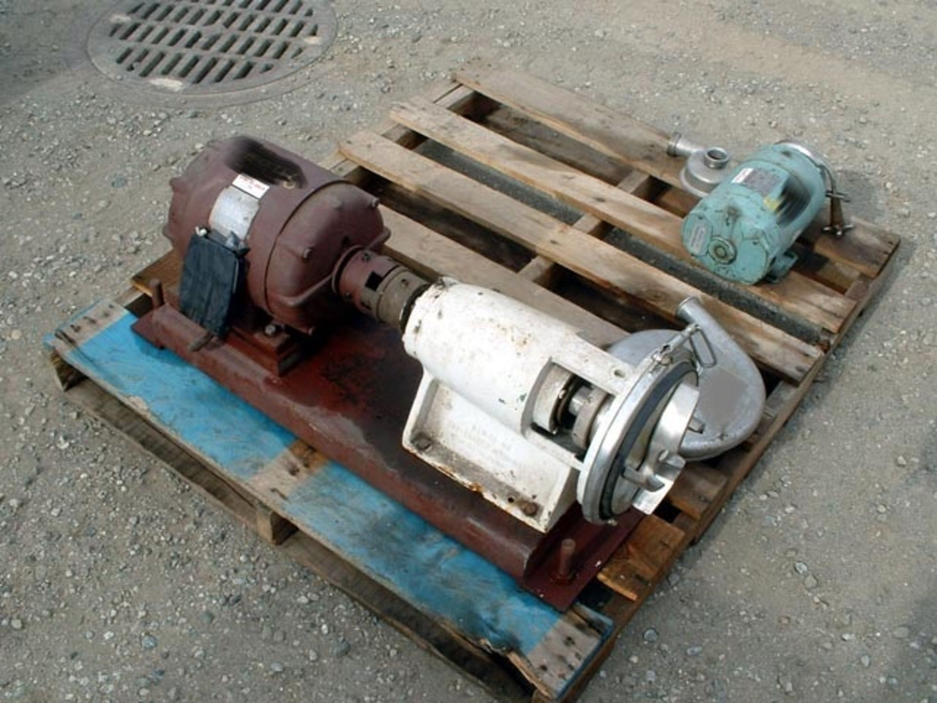(Located in Morgan Hill, CA) Tri Clover Pump X, Model SP218TE-00A-S, 1.5 HP, 1735 RPM, 220/440 - Image 2 of 2