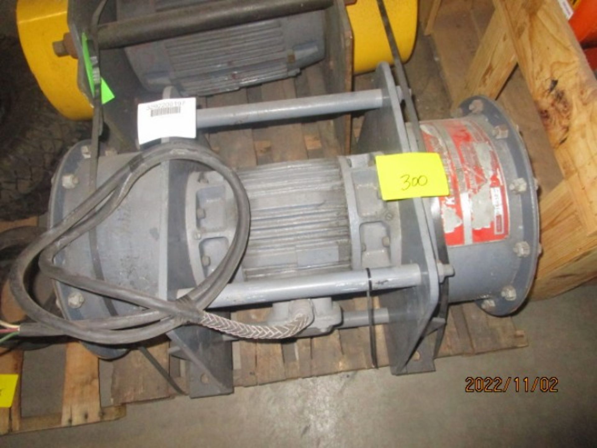 Lot Location: Greensboro NC 2 HP KINEMATICS MOTORIZED DRIVE UNIT MODEL C-2031-1 VIBRATOR - Image 4 of 7