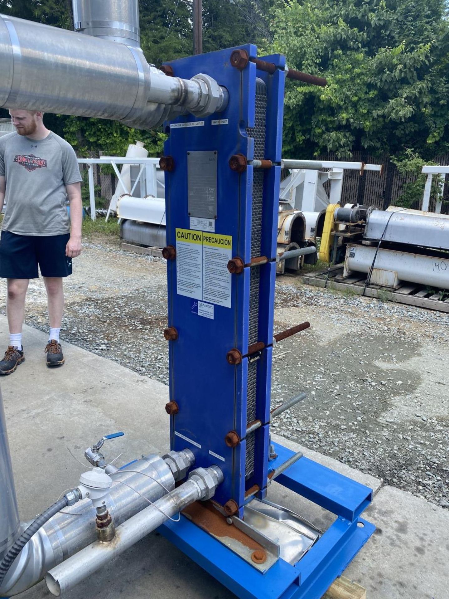 Lot Location: Greensboro NC Used 1,000 Gallon Stainless Steel Tank with Plate Heat Exchanger and Pum - Image 6 of 18