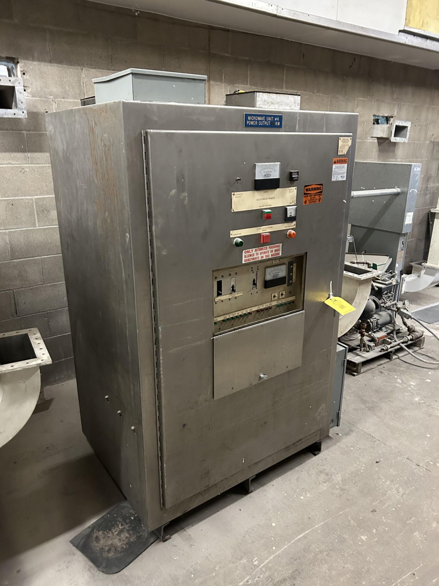 Lot Location: Hartley IA - Raytheon Amana Radarline Microwave, Model #QMP-1679. Includes Qty. 4 Rayt - Image 18 of 21