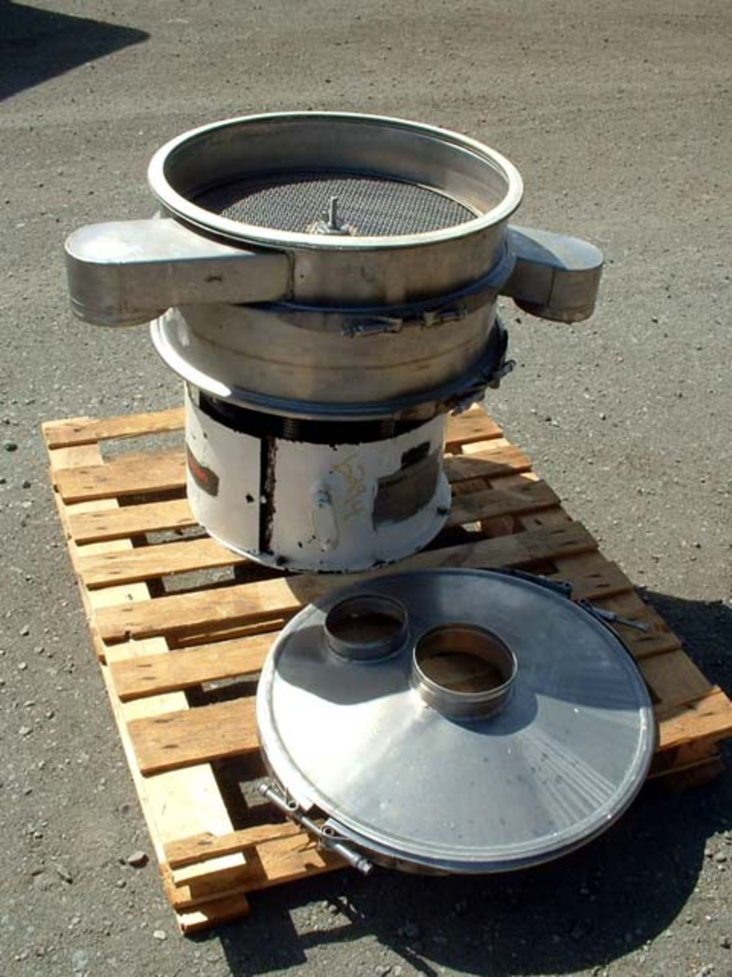 (Located in Morgan Hill, CA) Kason Sifter, Model K-24-SS, SN KC-1071, 440 Volt 3 Phase, 1/2 HP