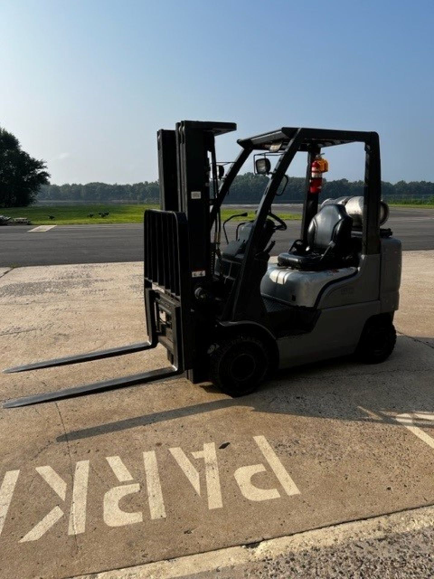 (Located in Bensalem, PA) Nissan Forklift 4100lb lift @24" cg. Side shift 2438.5 hrs, Model#