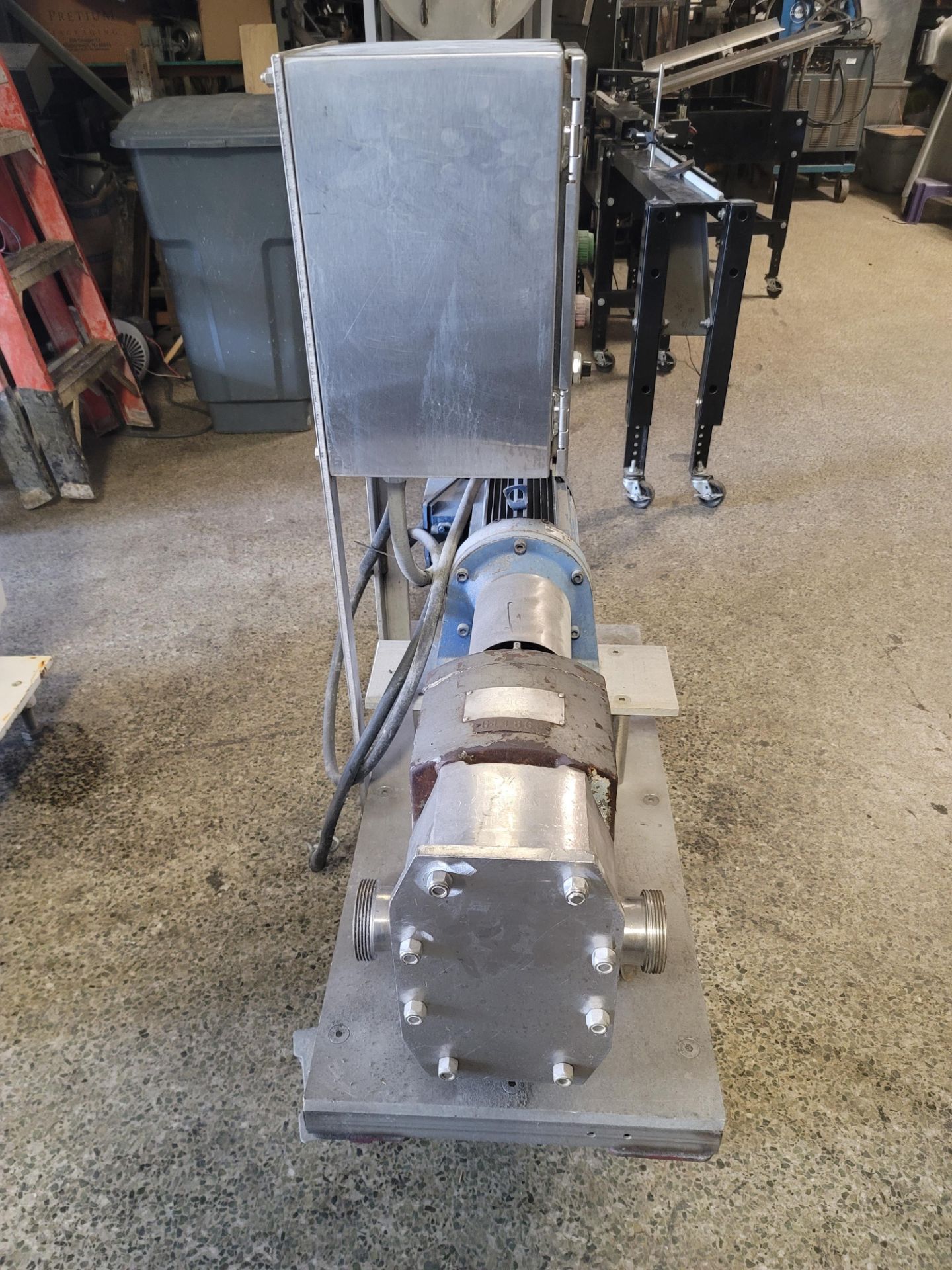 (Located in Belle Glade, FL) 3HP POSITIVE DISPLACEMENT PUMP, Loading/Rigging Fee: $25 - Bild 3 aus 5