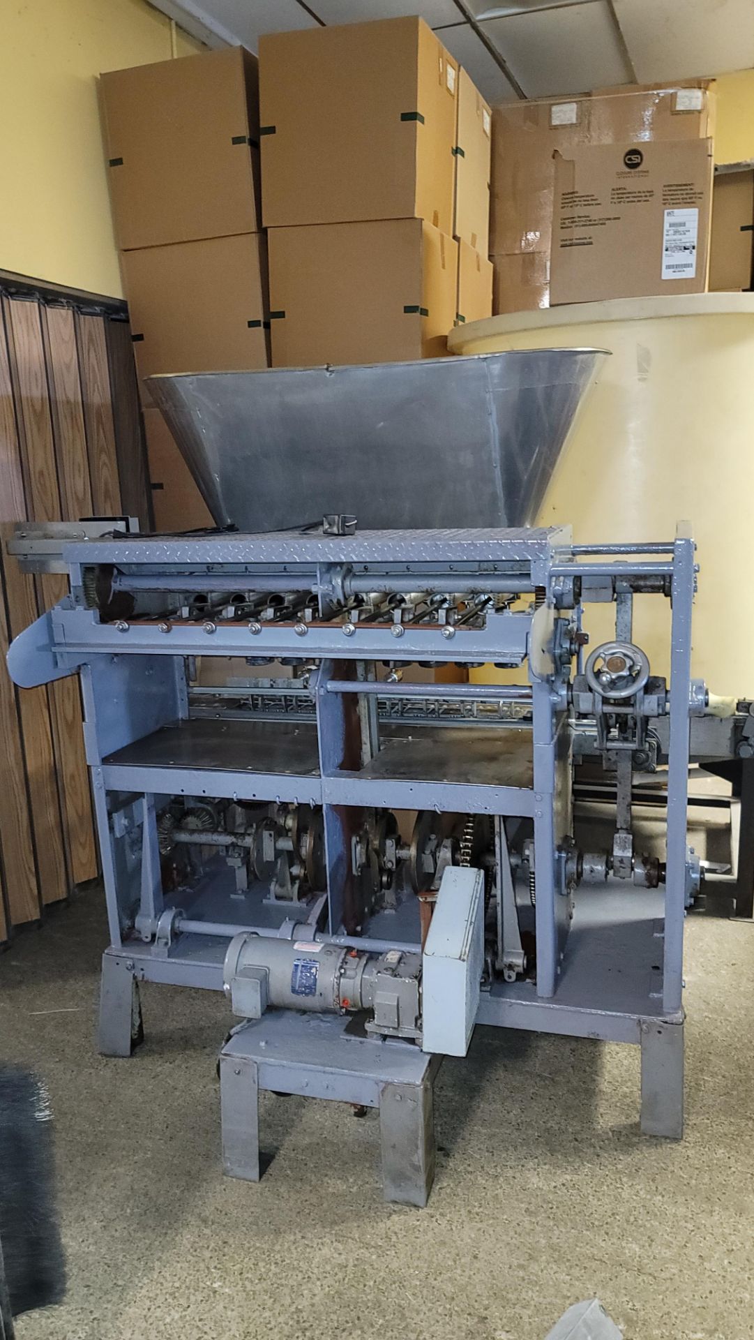 (Located in Belle Glade, FL) COLTON-HOPE 8 PISTON FILLER, Rigging/Loading Fee: $100