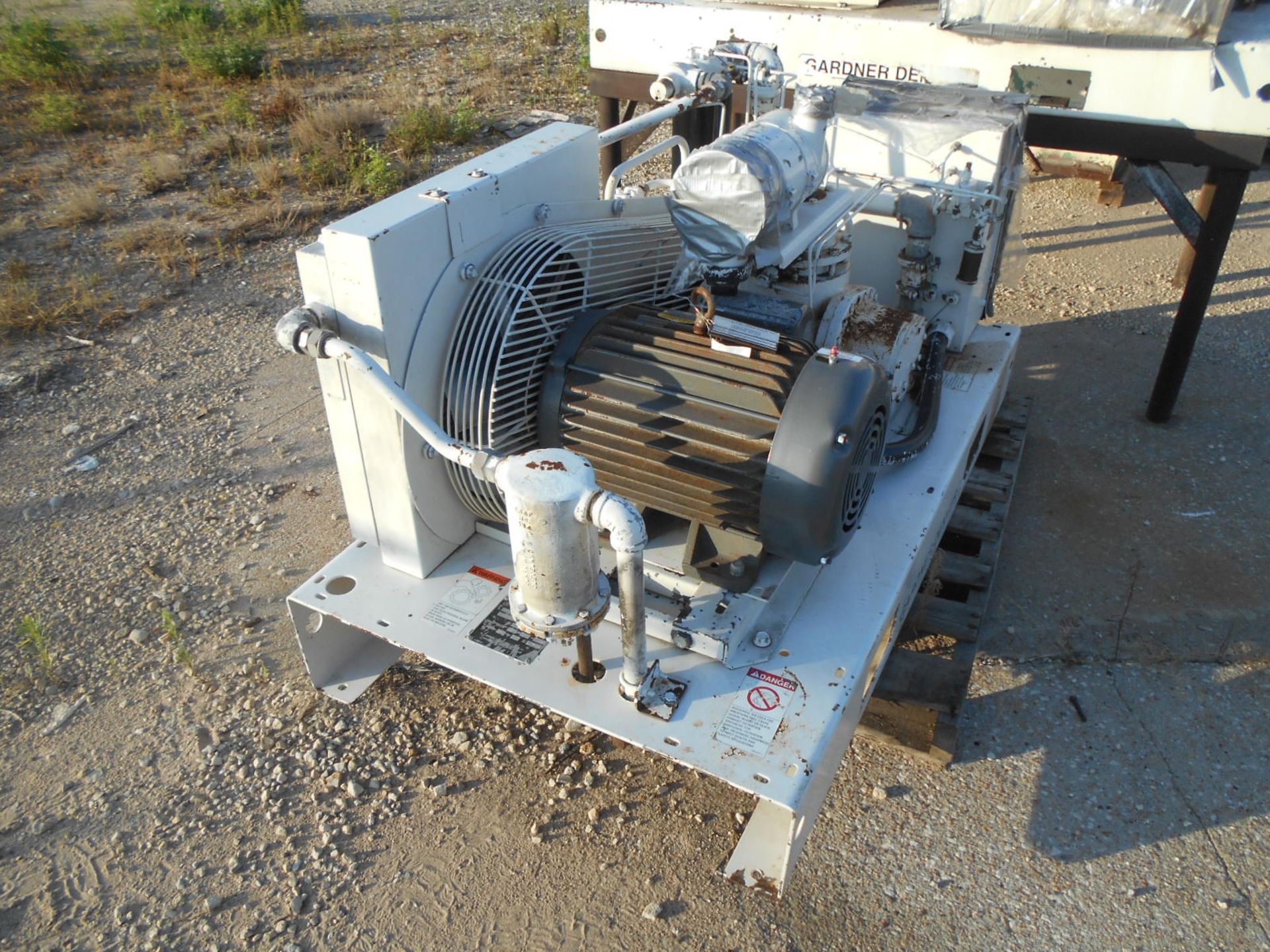 Lot Location: Newton KS - GARDNER DENVER AIR COMPRESSOR, Model #EBEQFF/BBBAAAJ, 125 PSI 25 HP - Image 3 of 7