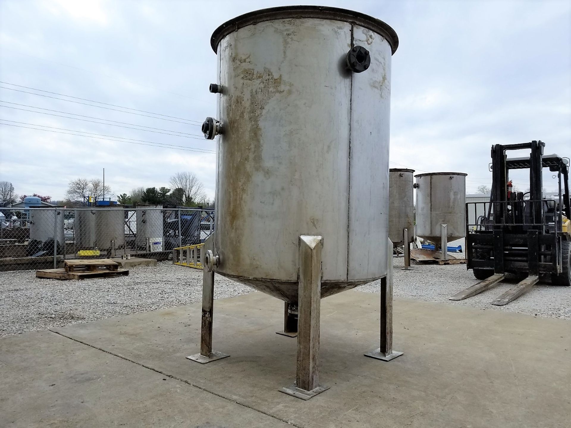 Lot Location: Greensboro NC Used 585 Gallon Stainless Steel Tank, Open Top with Pipe Coils - Image 2 of 12
