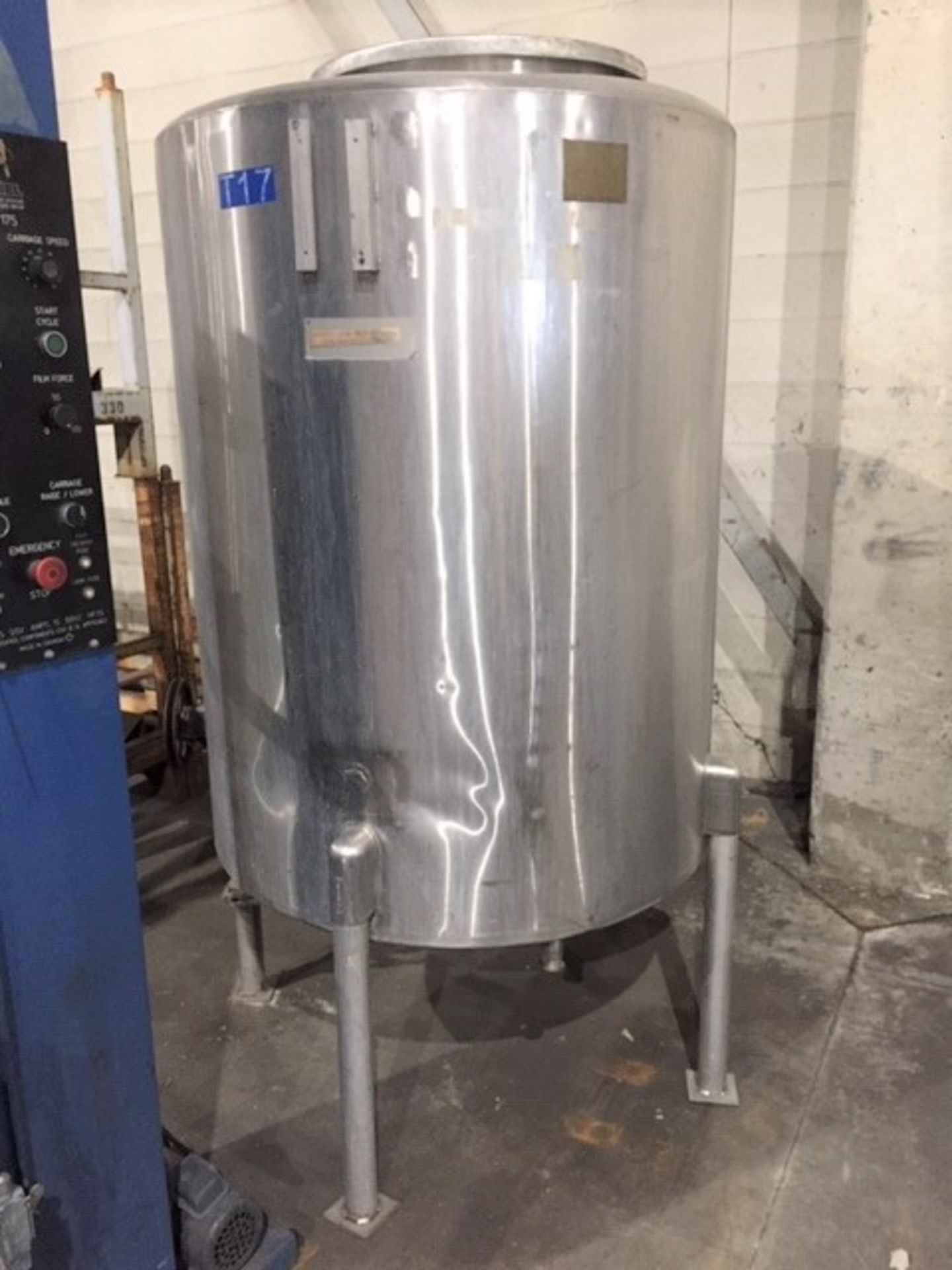 Lot Location: Greensboro NC 325 gallon closed top stainless steel tank - Image 3 of 12