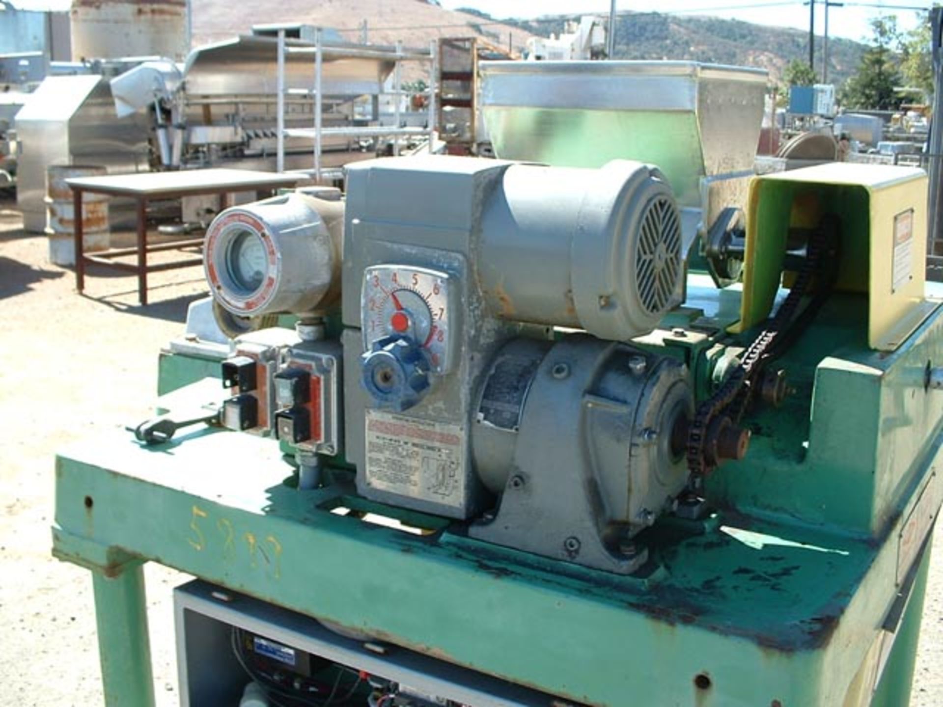 (Located in Morgan Hill, CA) Fitzpatrick Hammer Mill, Model DAS06, SN 9223, Auger Feed, S/S Product - Image 6 of 6