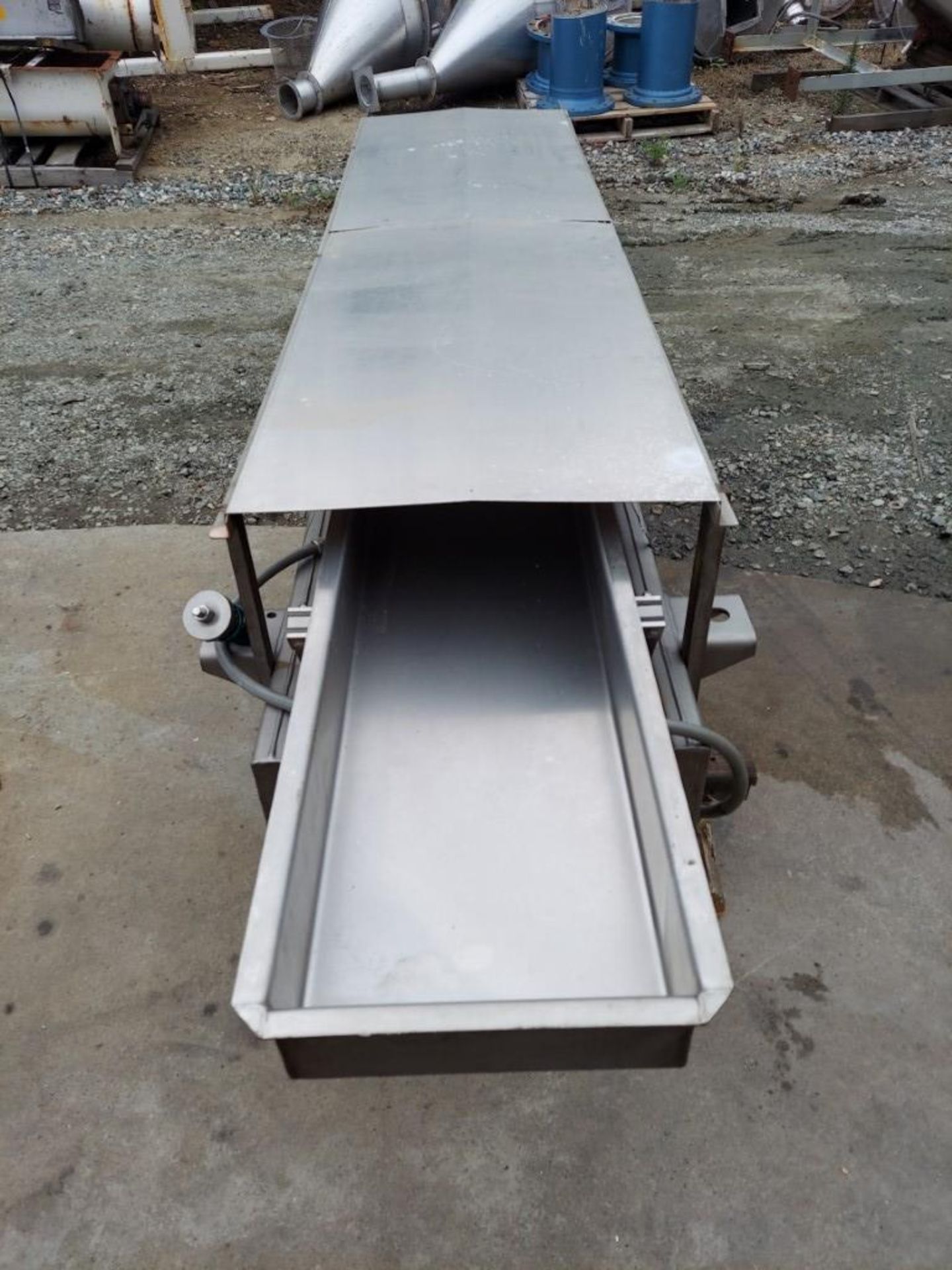 Lot Location: Greensboro NC 14'' WIDE X 128'' LONG KEY ISO-FLO VIBRATORY CONVEYOR MODEL 432477-1 - Image 2 of 5