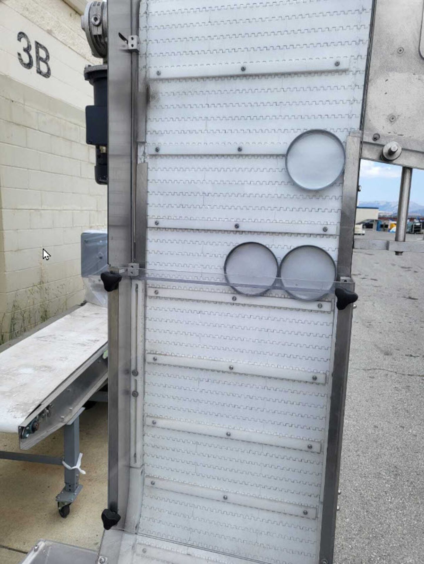 (Located in Hollister, CA) Lid Dispenser for Food Industry, Rigging Fee: $100 - Image 3 of 11