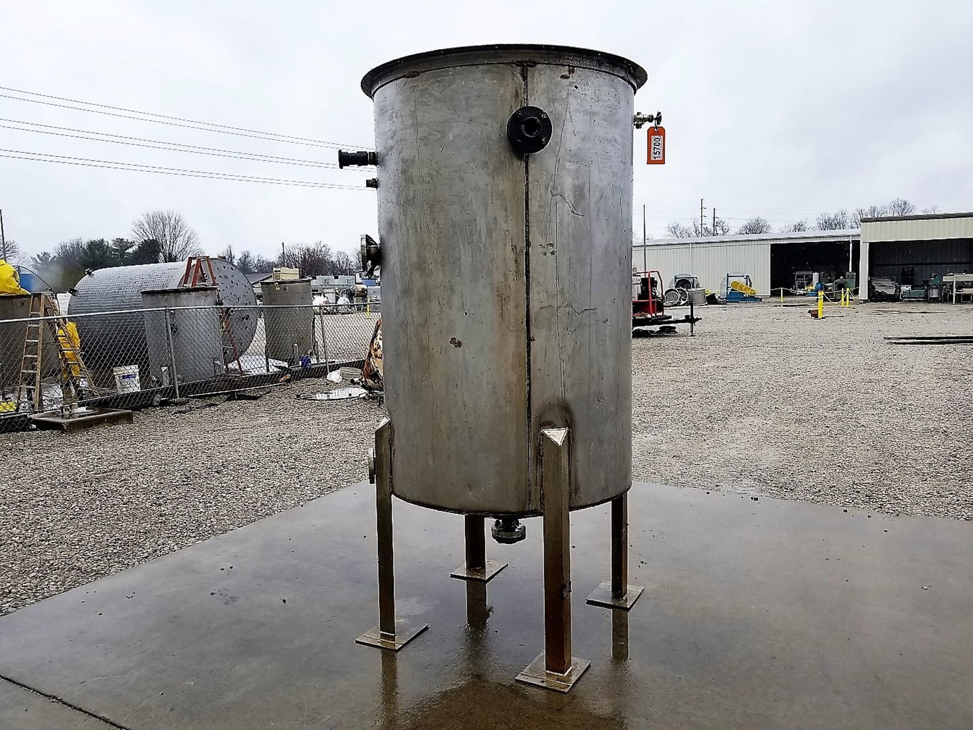 Lot Location: Greensboro NC Used 500 GALLON STAINLESS STEEL TANK with Pipe Coils - Image 4 of 8